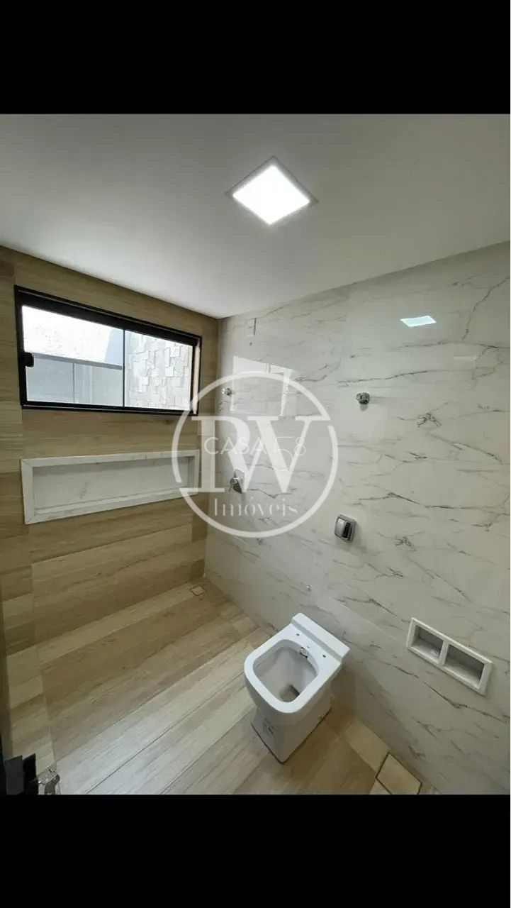 Sobrado à venda, 3 Quartos, sendo 3 suites, Residencial Porto Seguro, Goiânia.