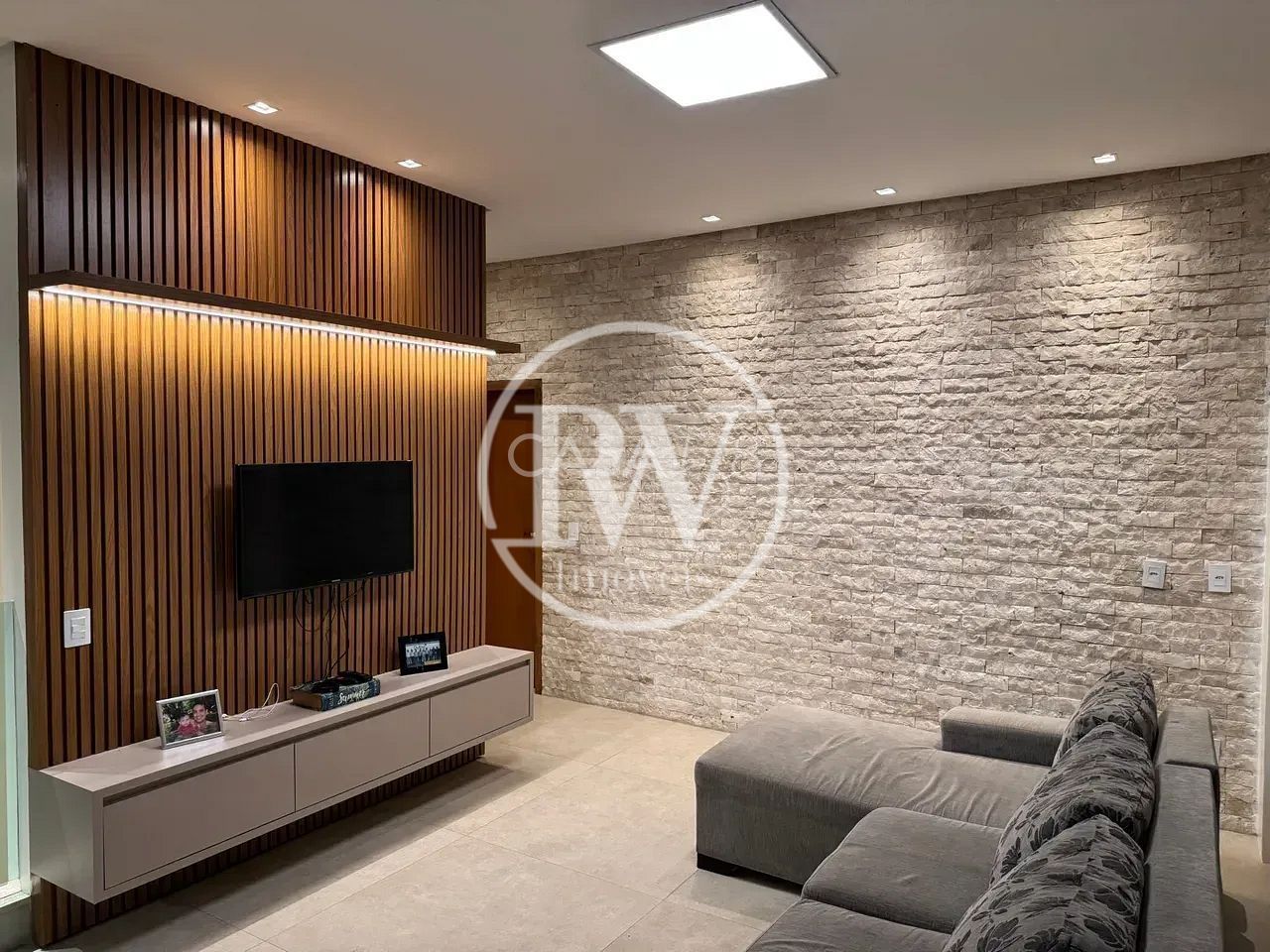 Casa Térrea de Alto Padrão no Condomínio Vale Verde – 4 Quartos – 260m²