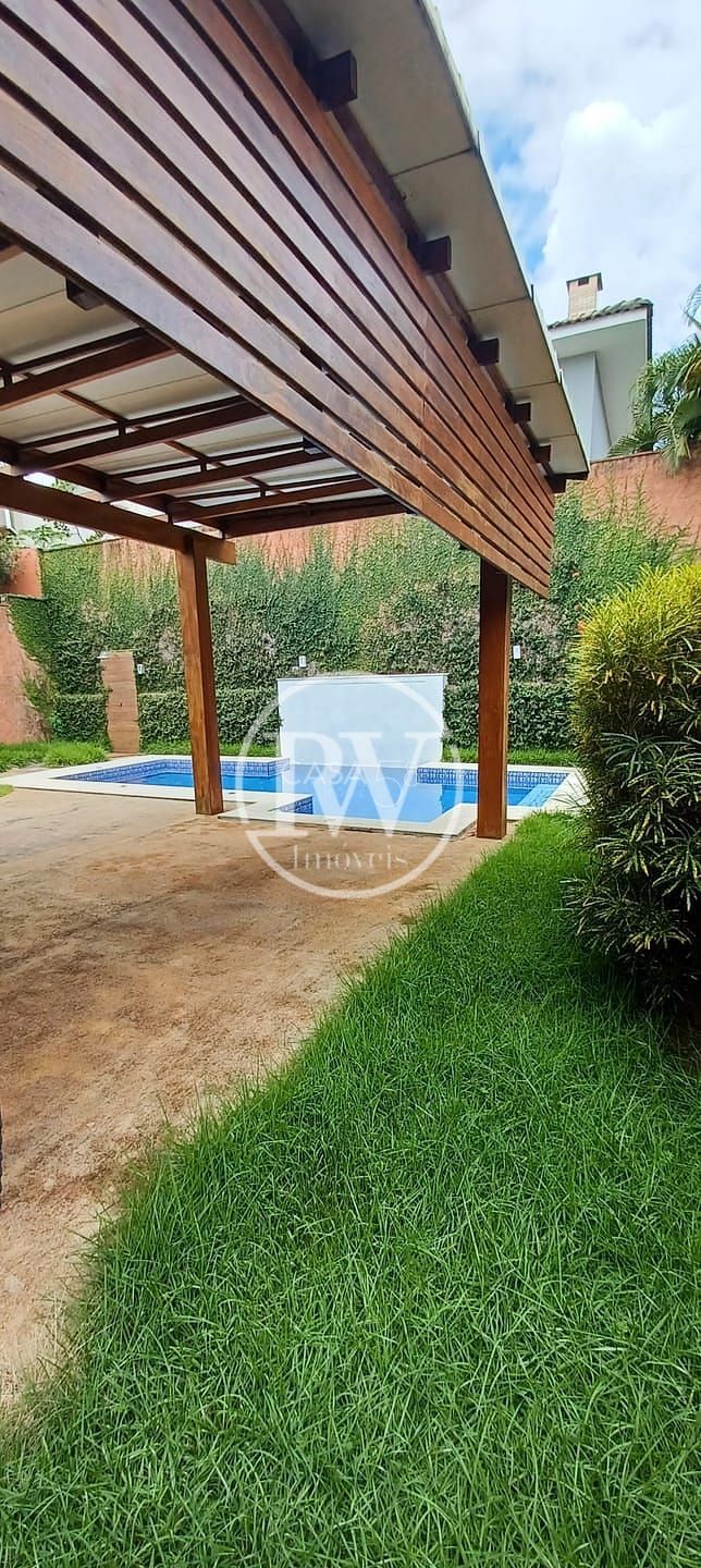 Sobrado de Alto Padrão à Venda no Jardins Atenas 3 Suítes, 320m² Terreno Amplo