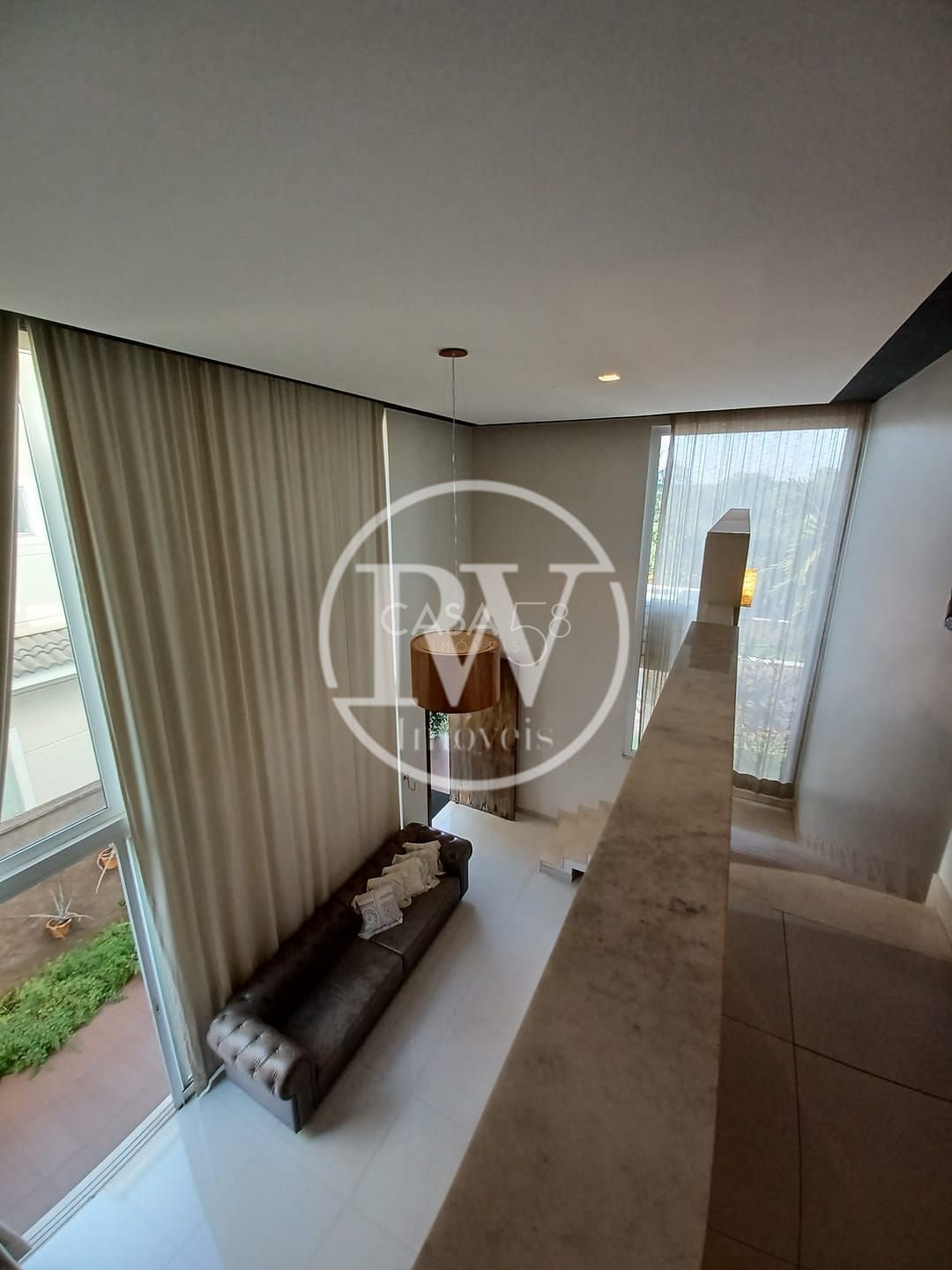 Sobrado de Alto Padrão à Venda no Jardins Atenas 3 Suítes, 320m² Terreno Amplo