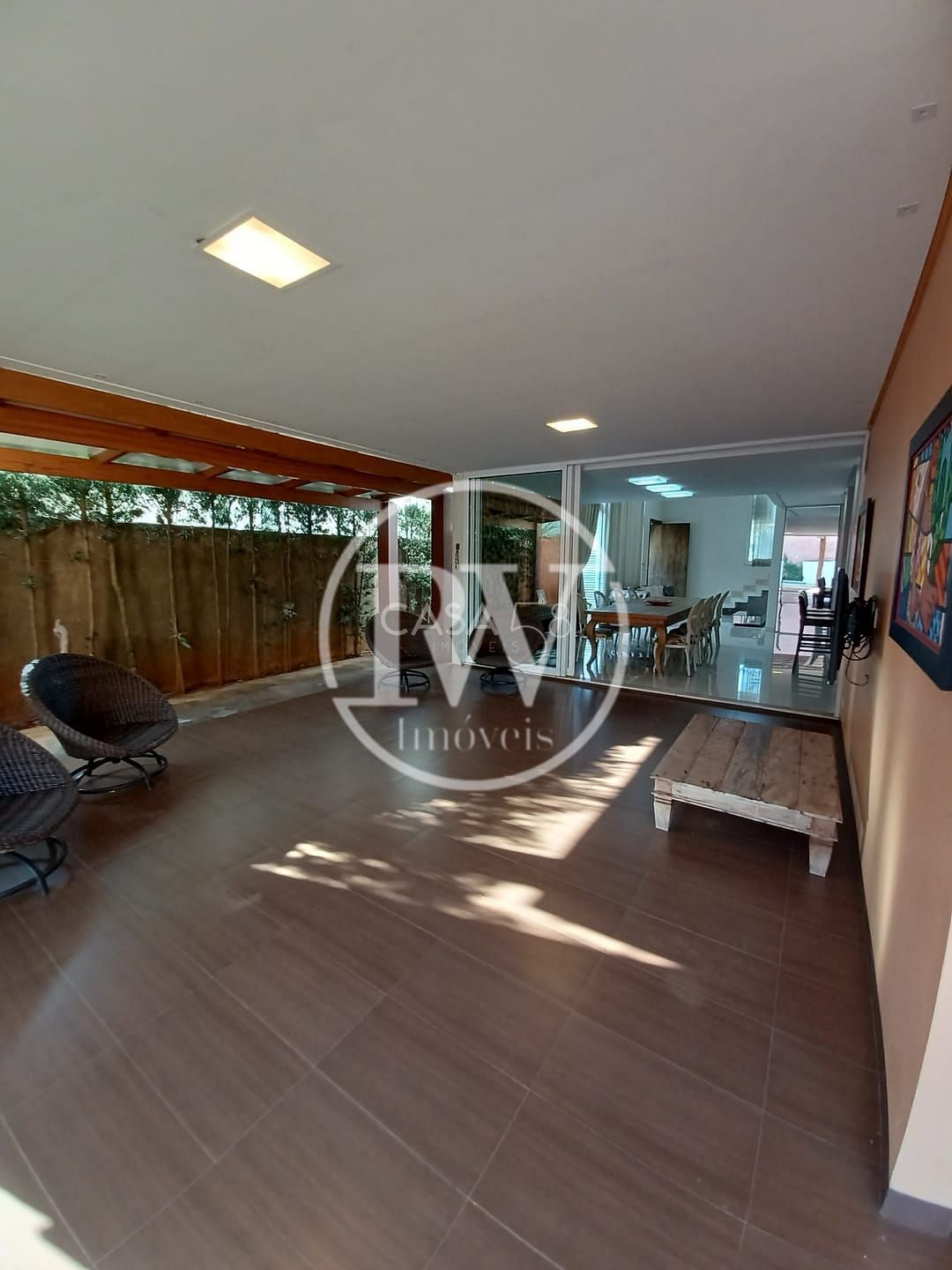 Sobrado de Alto Padrão à Venda no Jardins Atenas 3 Suítes, 320m² Terreno Amplo