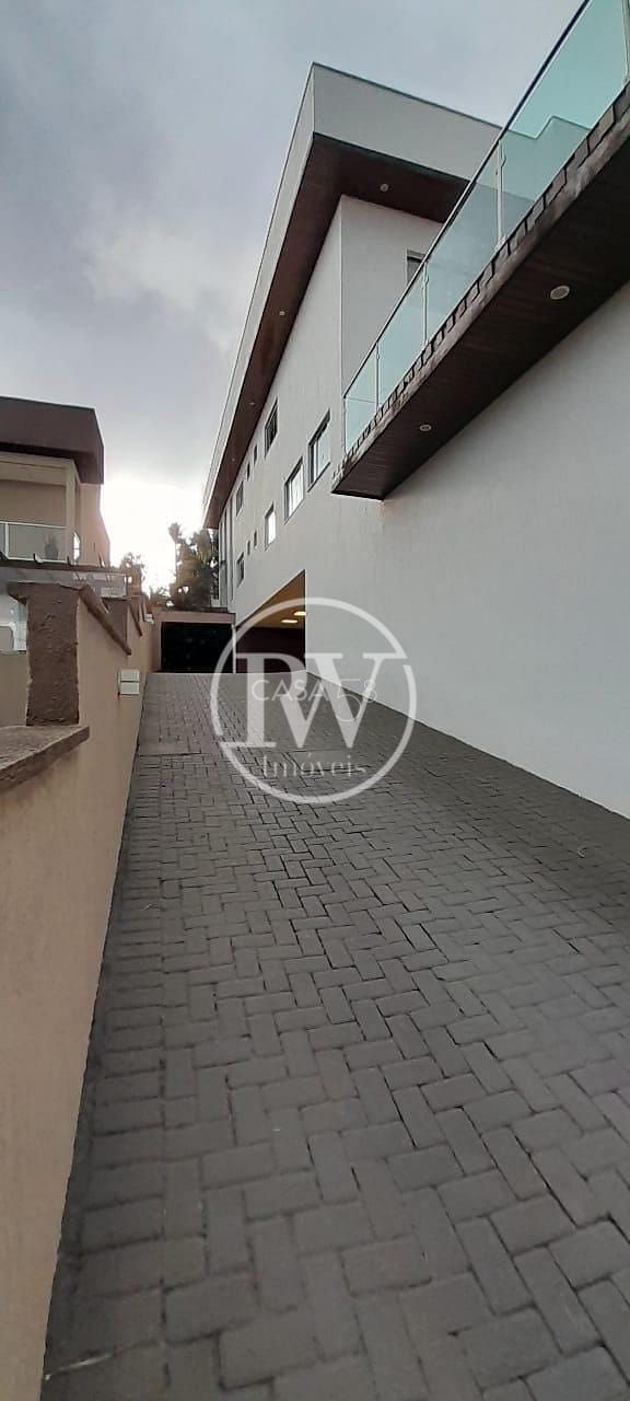 Mansão Exclusiva de Alto Padrão no Condomínio do Lago | 830m² | 5 Suítes