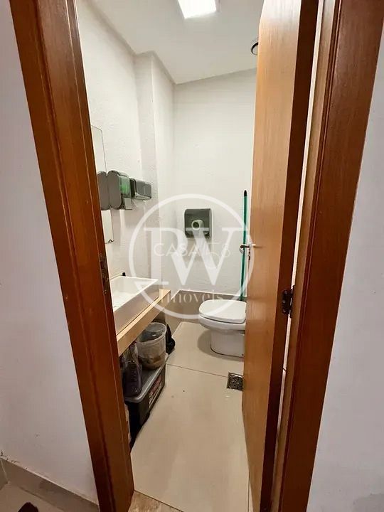 Sala Comercial à Venda – 36m² – 7º Andar – Com Vaga de Garagem – Prédio Moderno