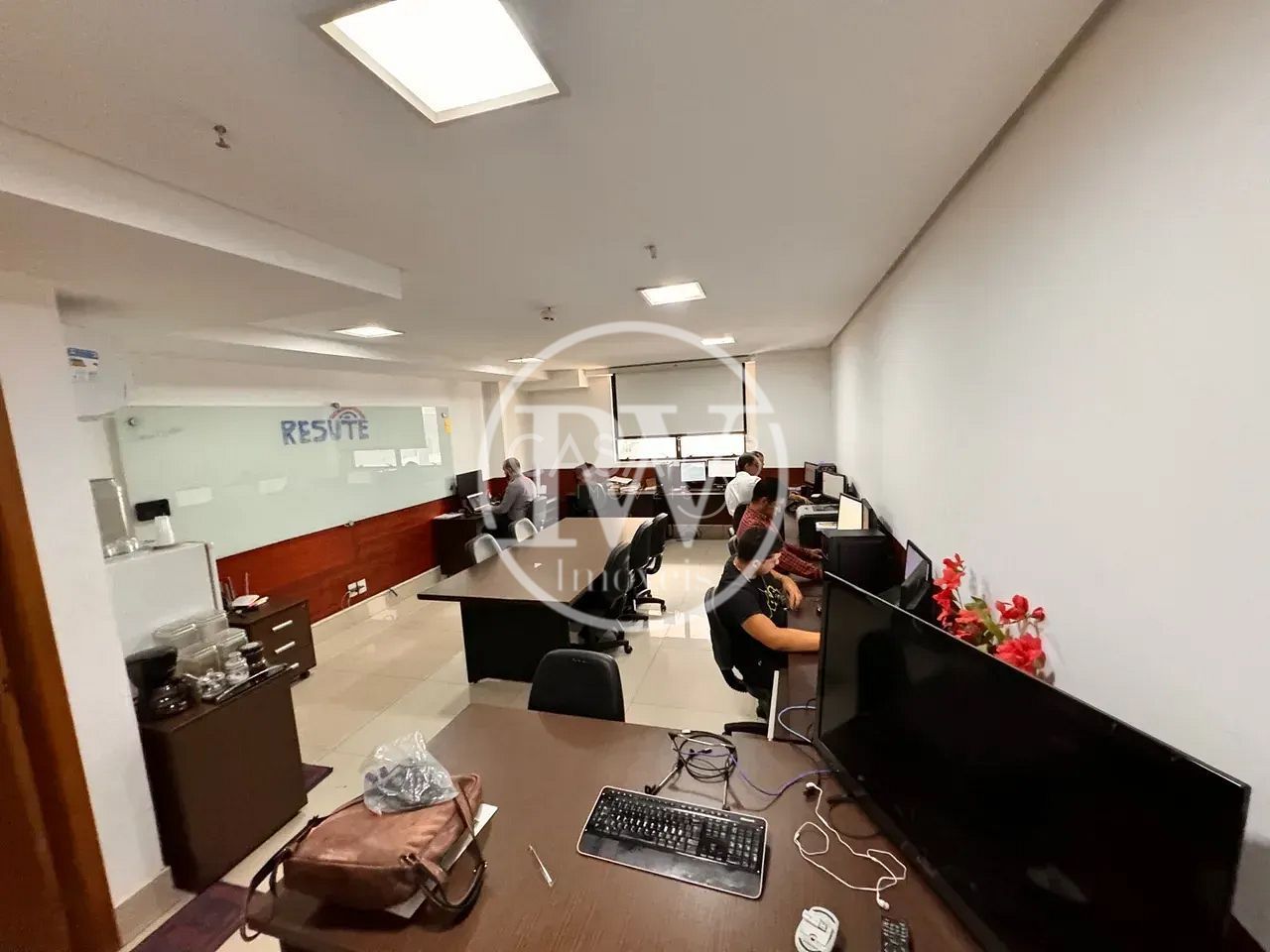 Sala Comercial à Venda – 36m² – 7º Andar – Com Vaga de Garagem – Prédio Moderno