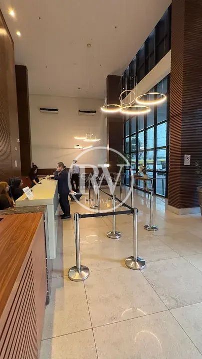 Sala Comercial à Venda – 36m² – 7º Andar – Com Vaga de Garagem – Prédio Moderno