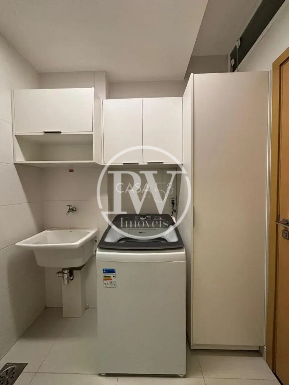 Apartamento de Alto Padrão com 182m² à Venda no 31º Andar | 3 Suítes | Nascente