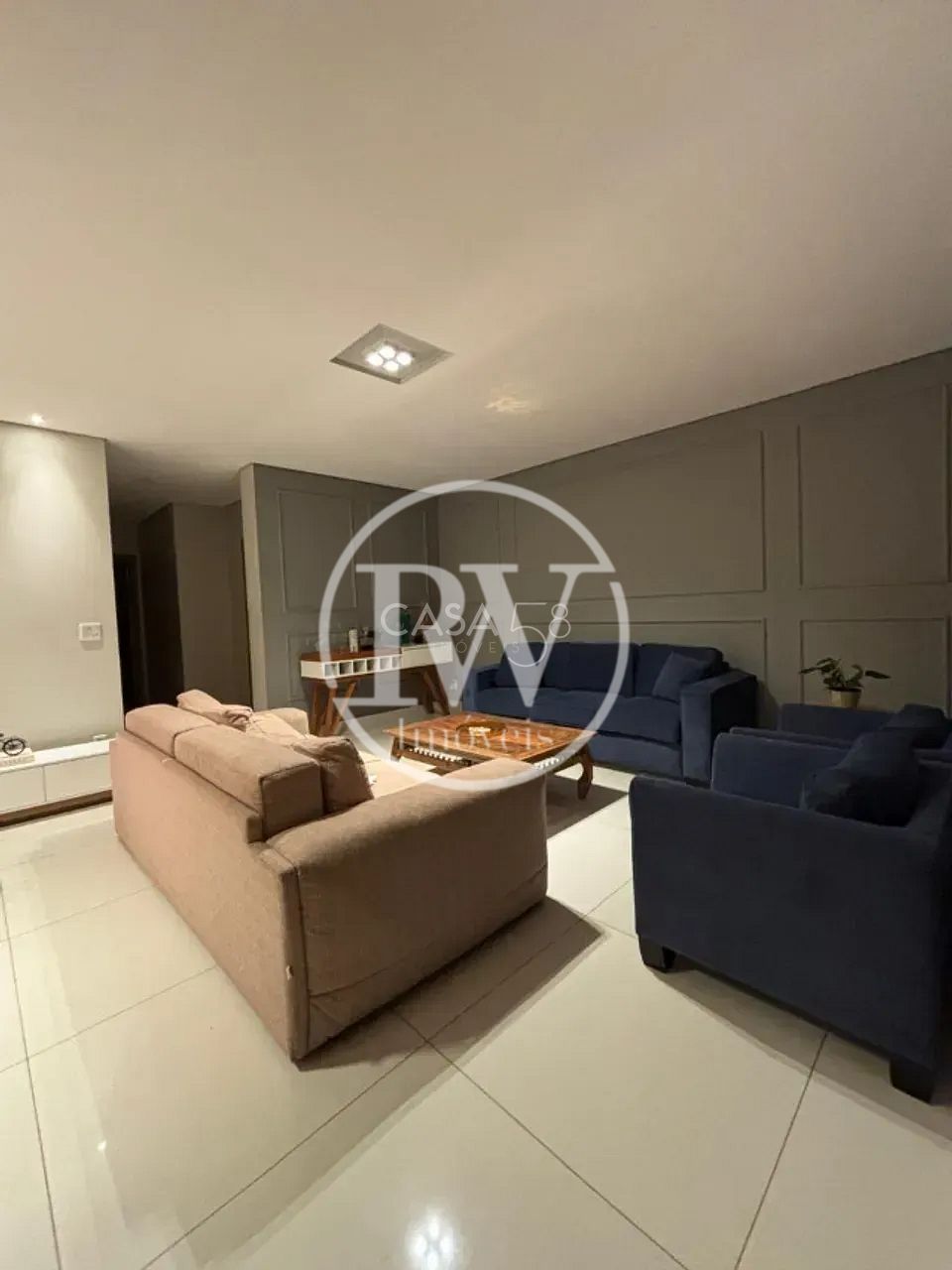 Apartamento de Alto Padrão com 182m² à Venda no 31º Andar | 3 Suítes | Nascente