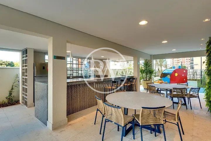 Apartamento de Alto Padrão com 182m² à Venda no 31º Andar | 3 Suítes | Nascente