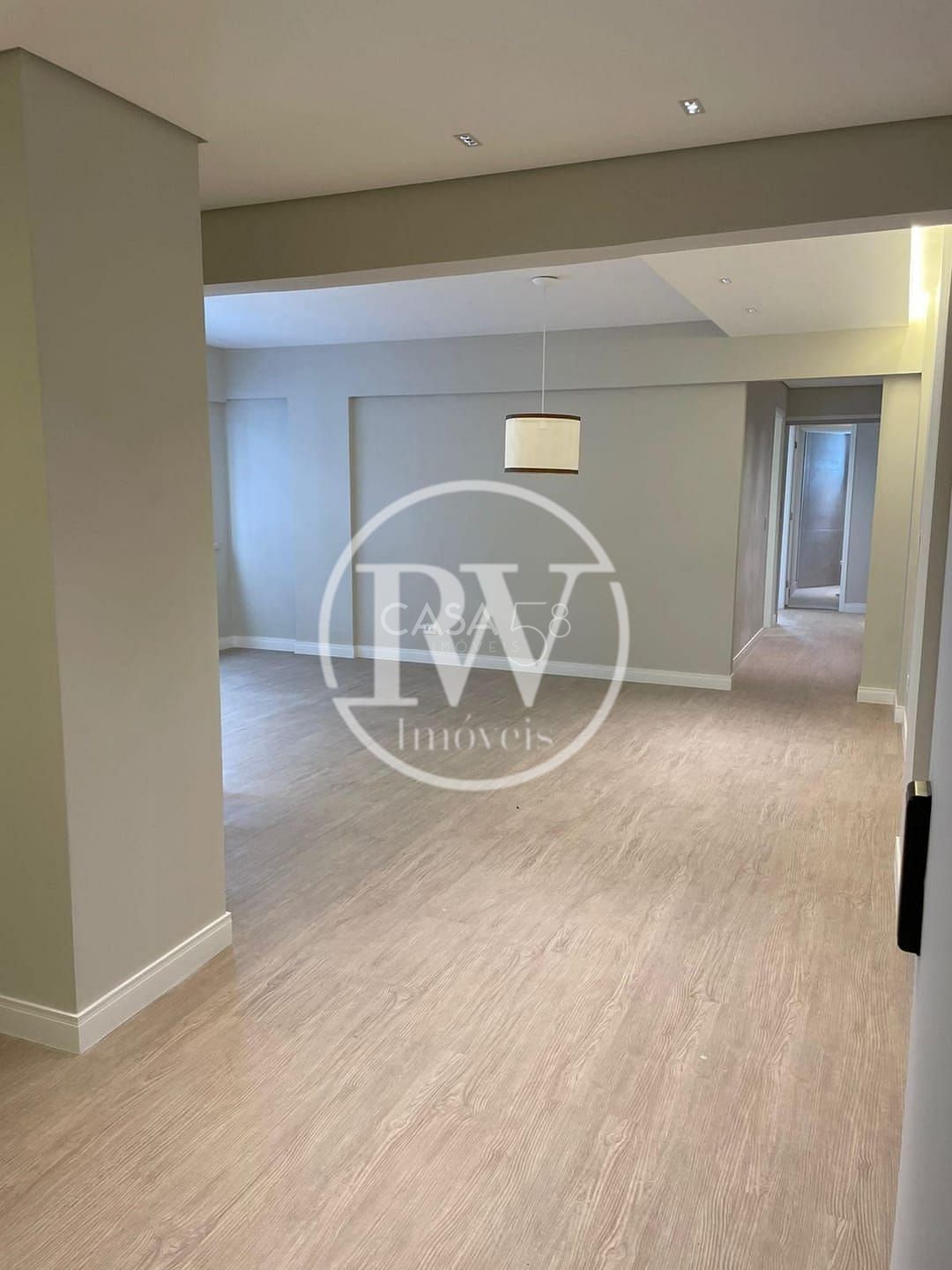 Apartamento Reformado no Setor Bueno - 2 Quartos, Suíte, Home Office e 84 m²