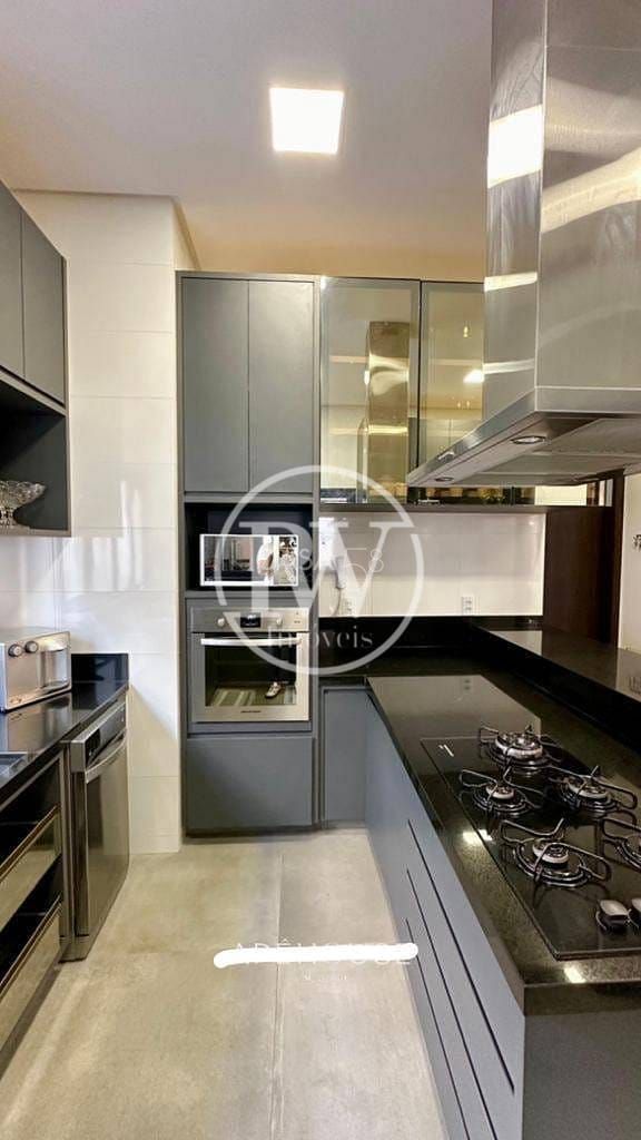 Casa a Venda no Condomínio GREEN PARK, 4 quartos sendo 4 suites , Goiânia, GO.