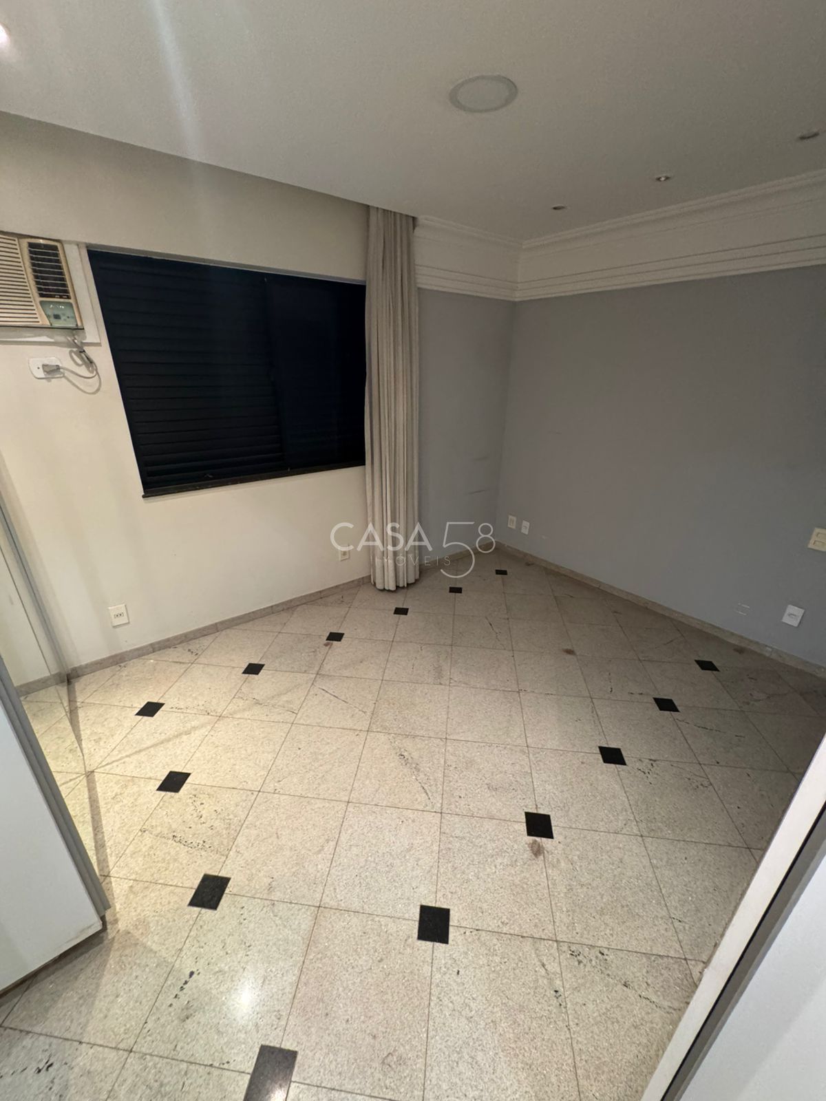 Apartamento à venda no Edifício Mares do Sul – 4 suítes, 182m², 3 vagas