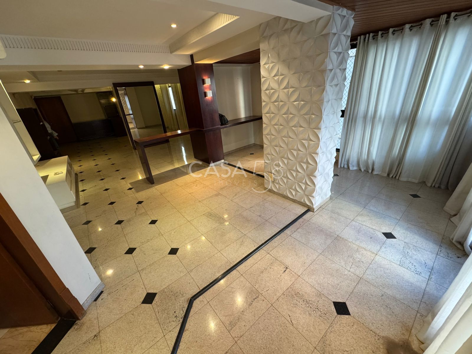 Apartamento à venda no Edifício Mares do Sul – 4 suítes, 182m², 3 vagas