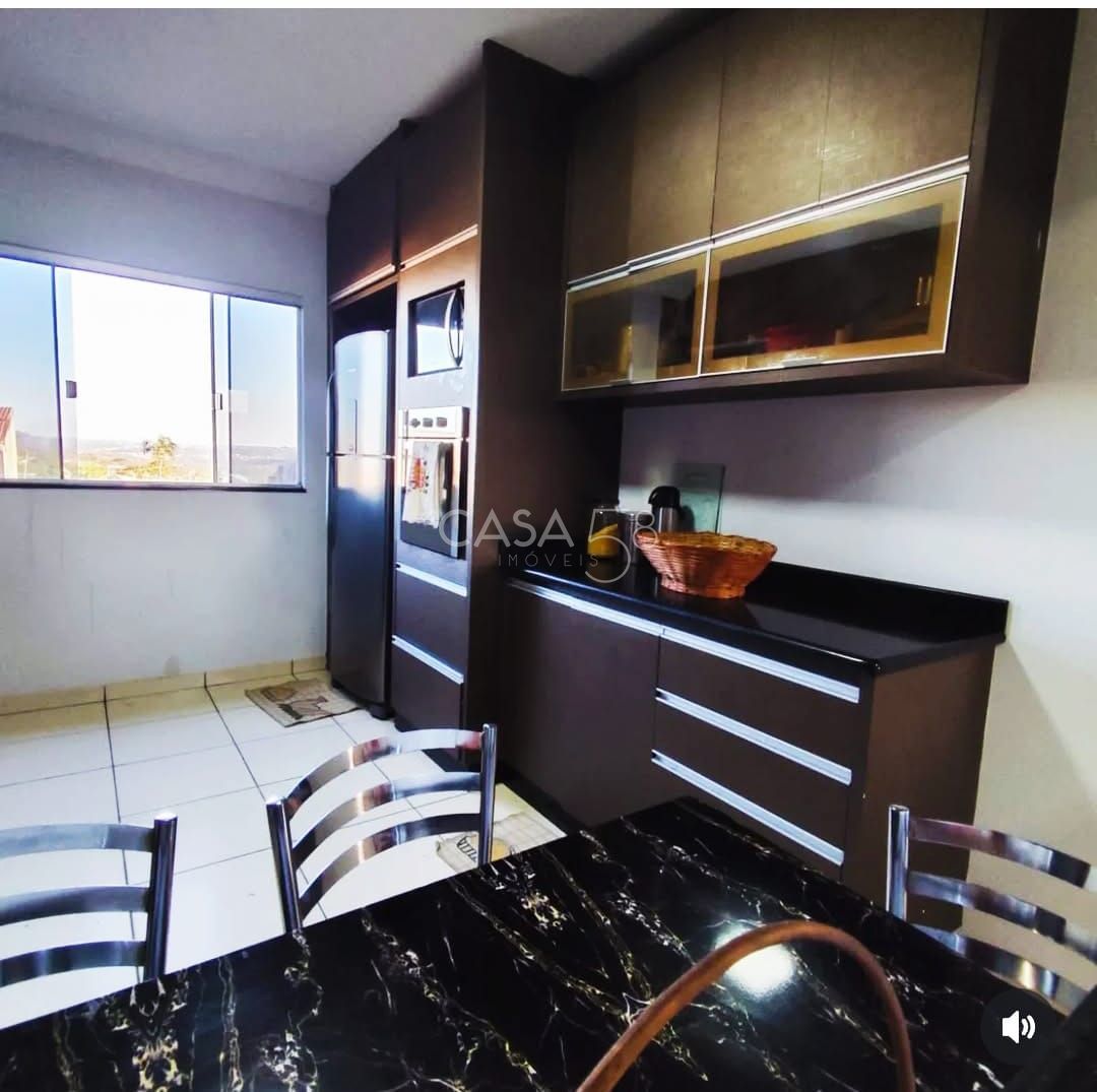 Sobrado Residencial e Comercial à Venda – 4 Quartos 2 Suítes | 373m² Construidos