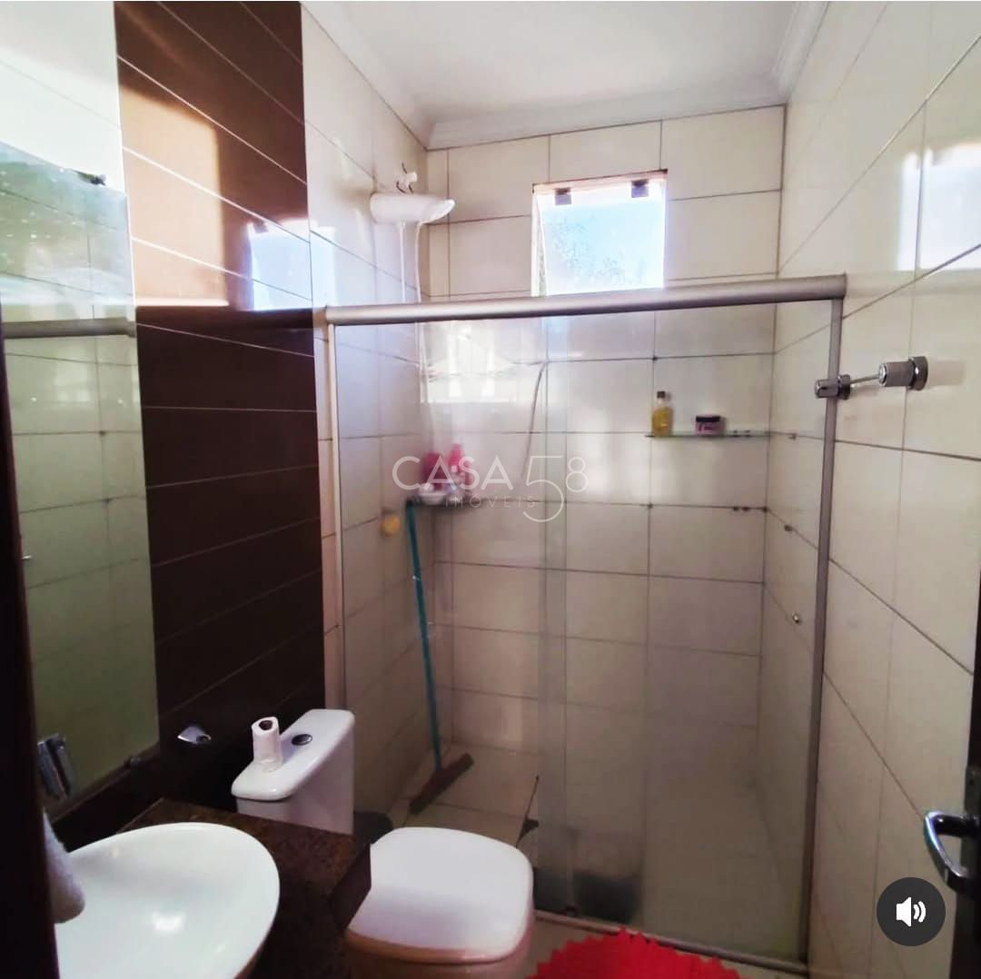 Sobrado Residencial e Comercial à Venda – 4 Quartos 2 Suítes | 373m² Construidos