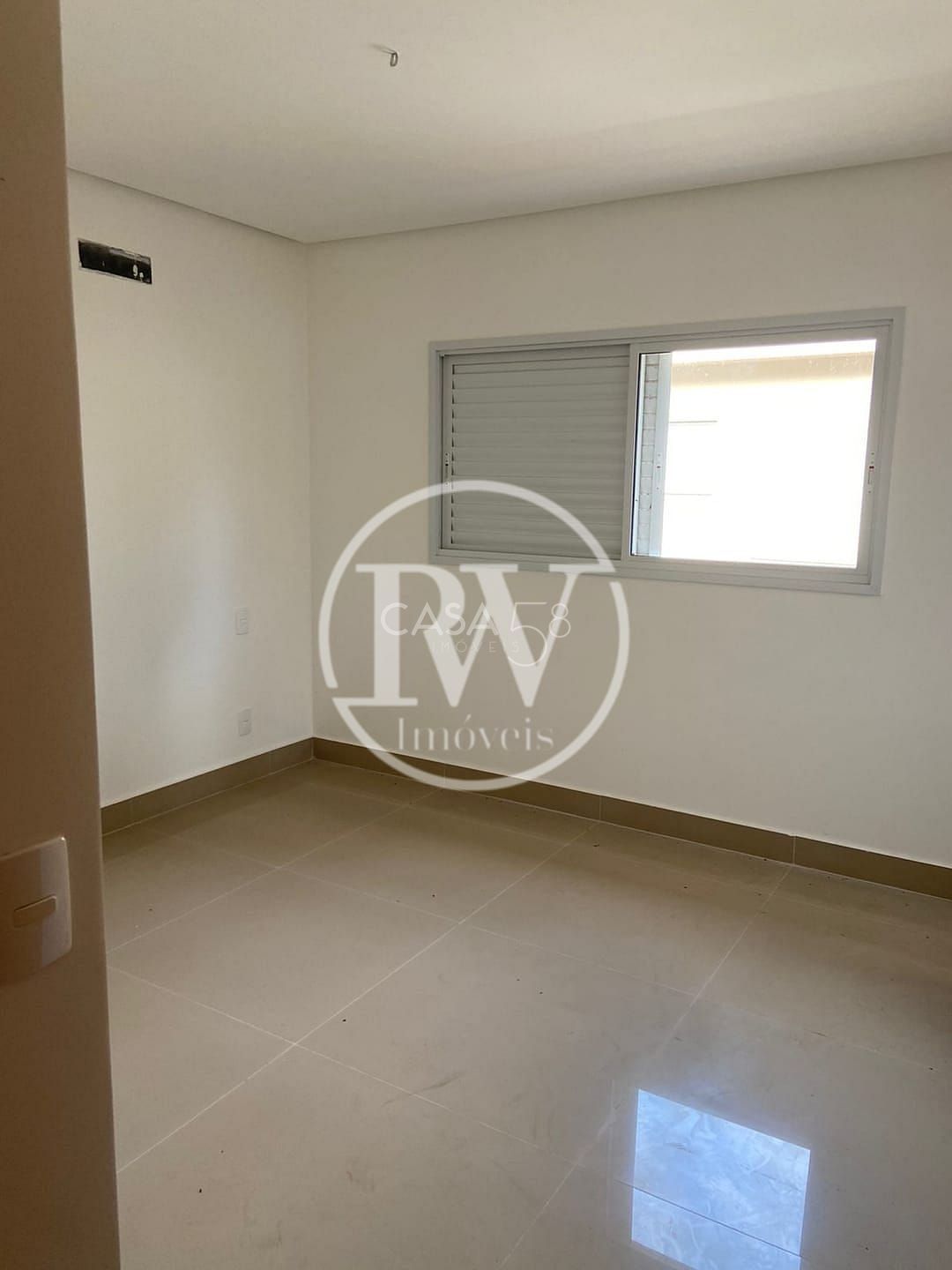 Sobrado no Condomínio Jardins de Lucca – 3 Suítes – 100m² – Lazer Completo