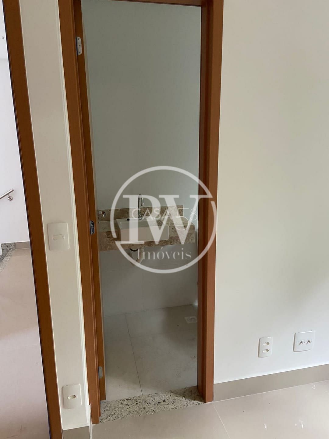 Sobrado no Condomínio Jardins de Lucca – 3 Suítes – 100m² – Lazer Completo