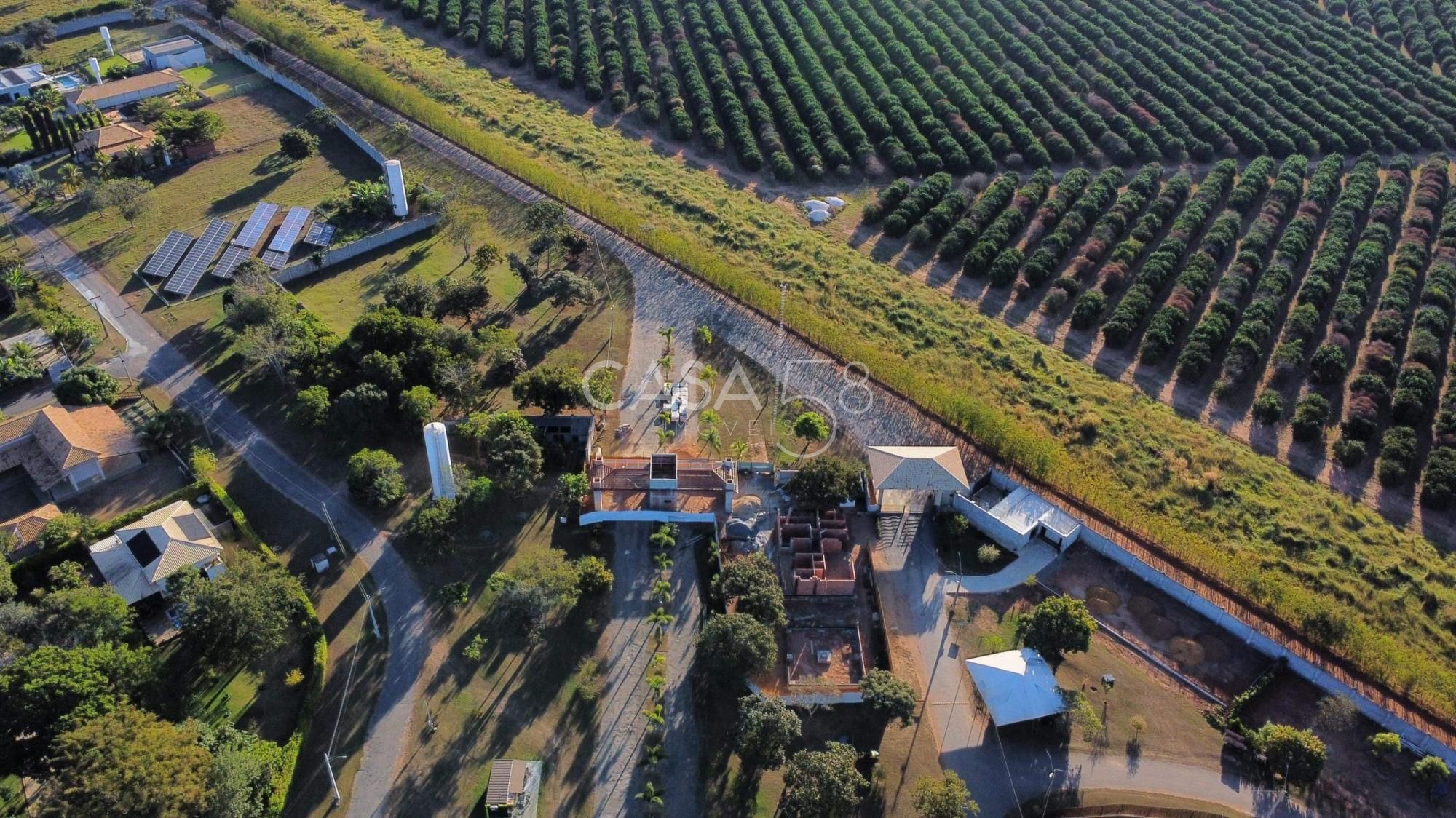 Terreno de Esquina com 1.700 m² em Condomínio Country – Hidrolândia-GO