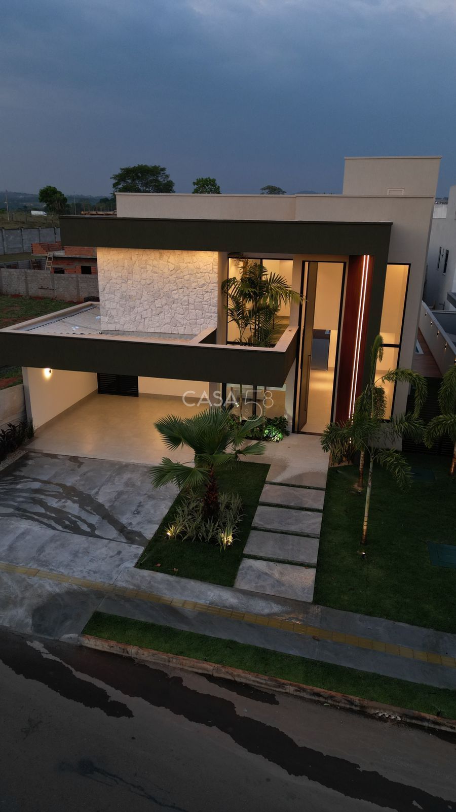 Sobrado 4 Suítes – 270m² Construídos – 470m² Terreno –Portal do Sol Golf Garden