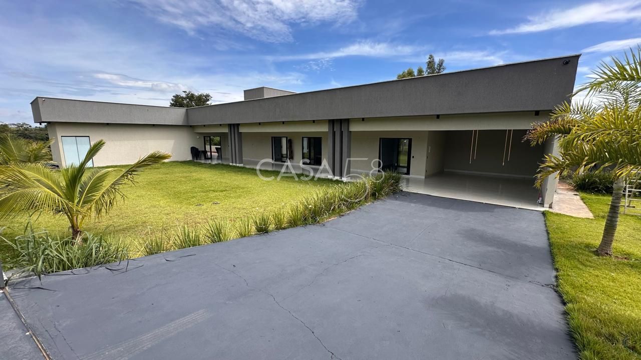 Casa Térrea de Alto Padrão no Condomínio Monte Sião – Complexo Arca Parque