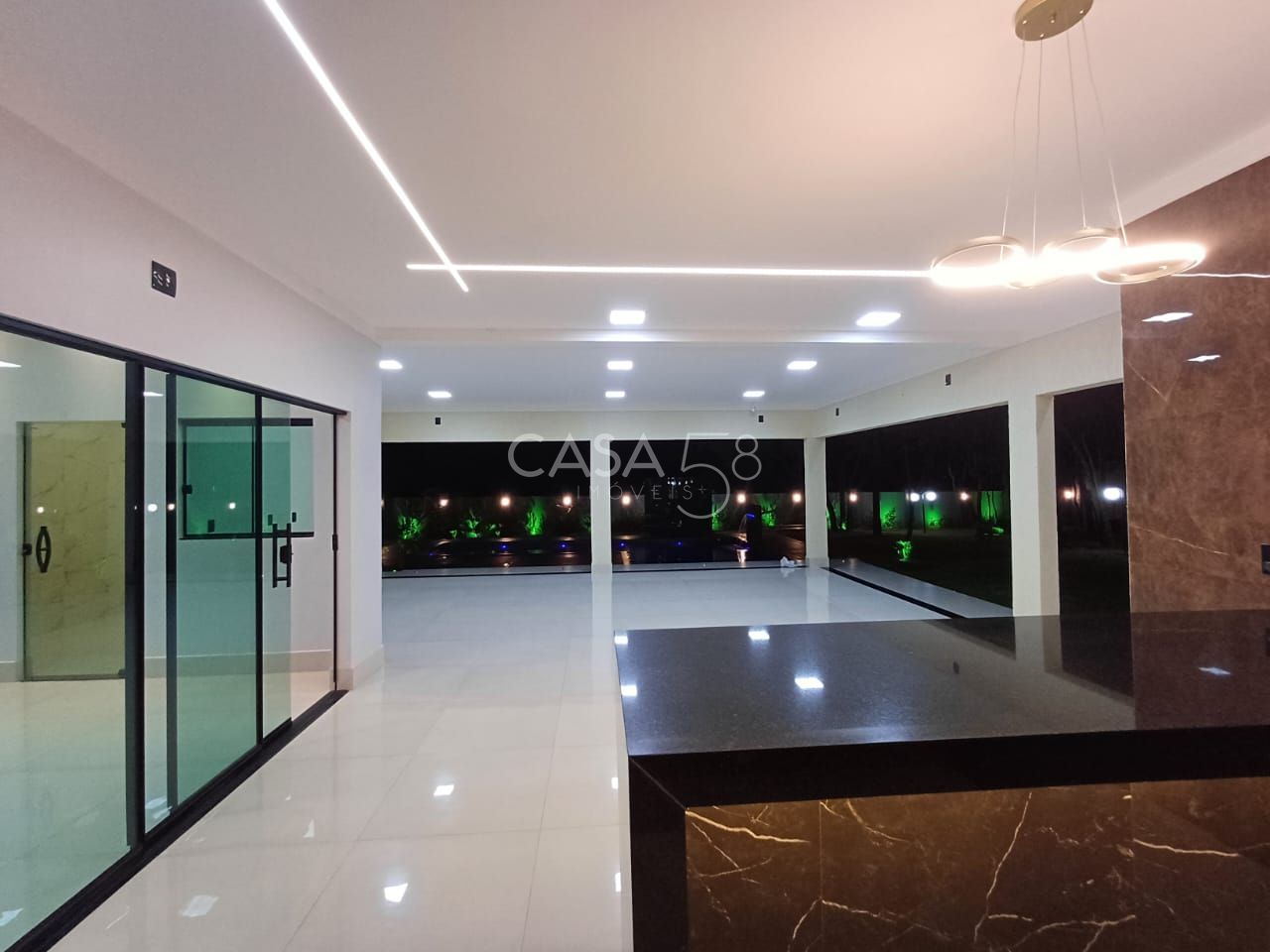 Casa Térrea de Alto Padrão – 3 Suítes | 15 km de Goiânia | 2.000 m² de terreno