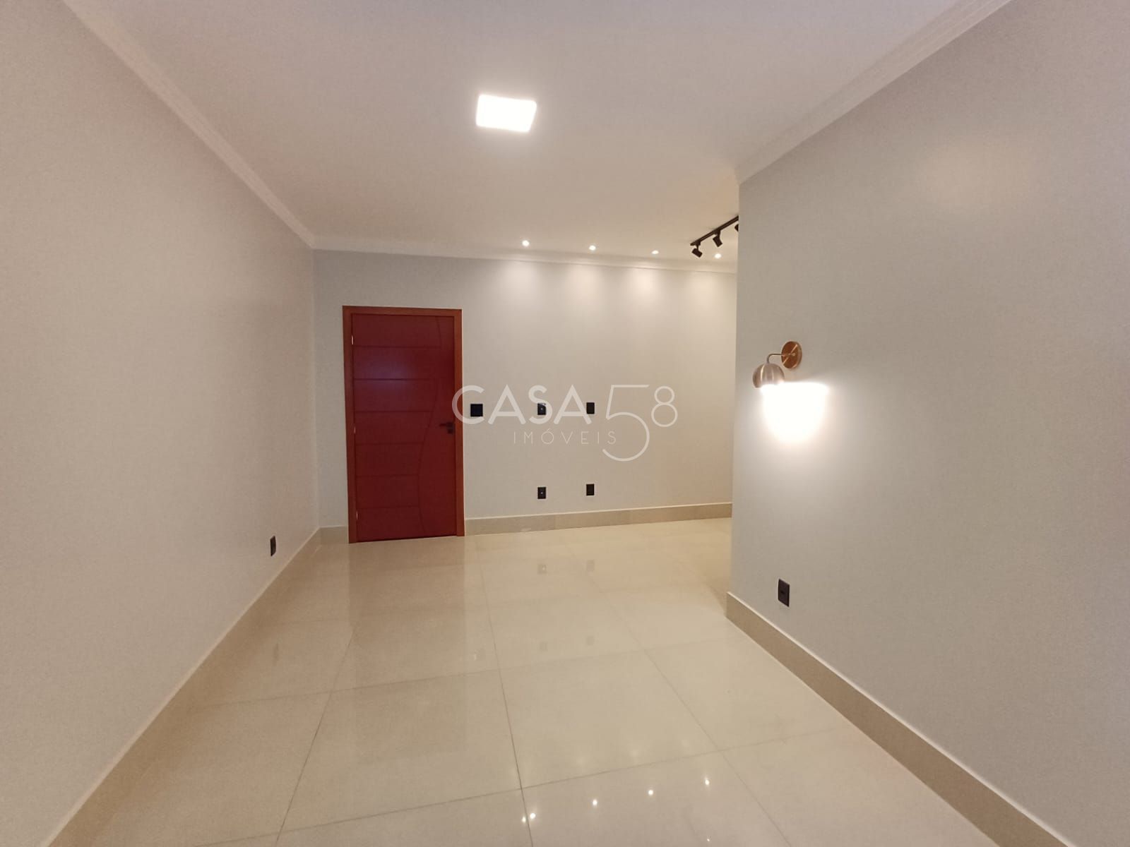 Casa Térrea de Alto Padrão – 3 Suítes | 15 km de Goiânia | 2.000 m² de terreno