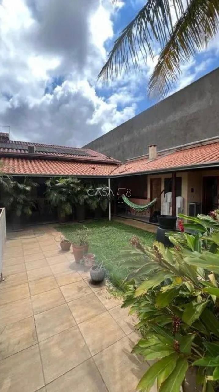 Casa Ampla à Venda – 3/4 com Suíte, Piscina e Escritório – 420m² de Terreno