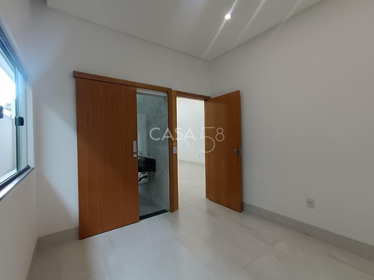 Casa Térrea Moderna com 3 Suítes, Piscina e Gourmet – 160m² Construídos