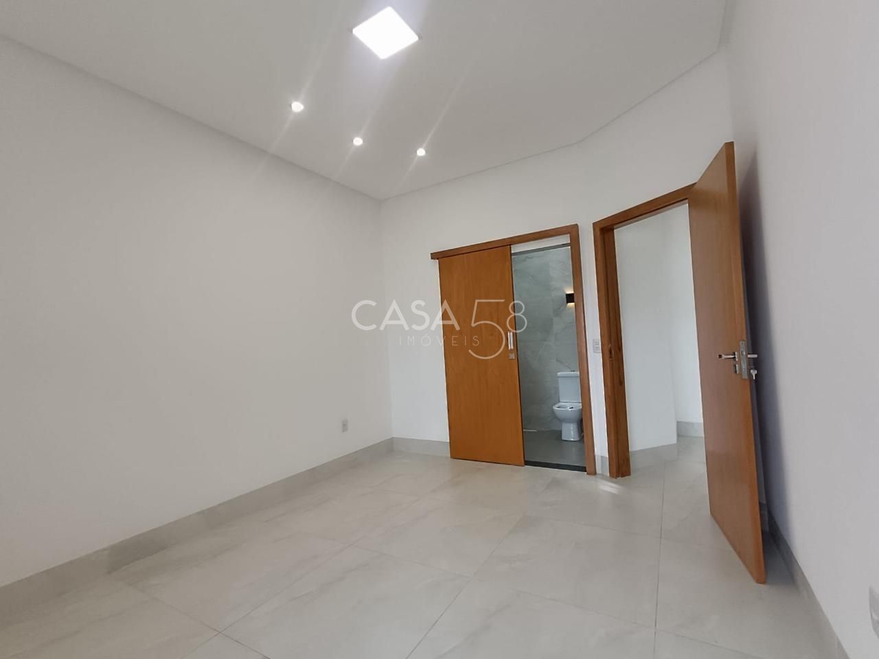 Casa Térrea Moderna com 3 Suítes, Piscina e Gourmet – 160m² Construídos