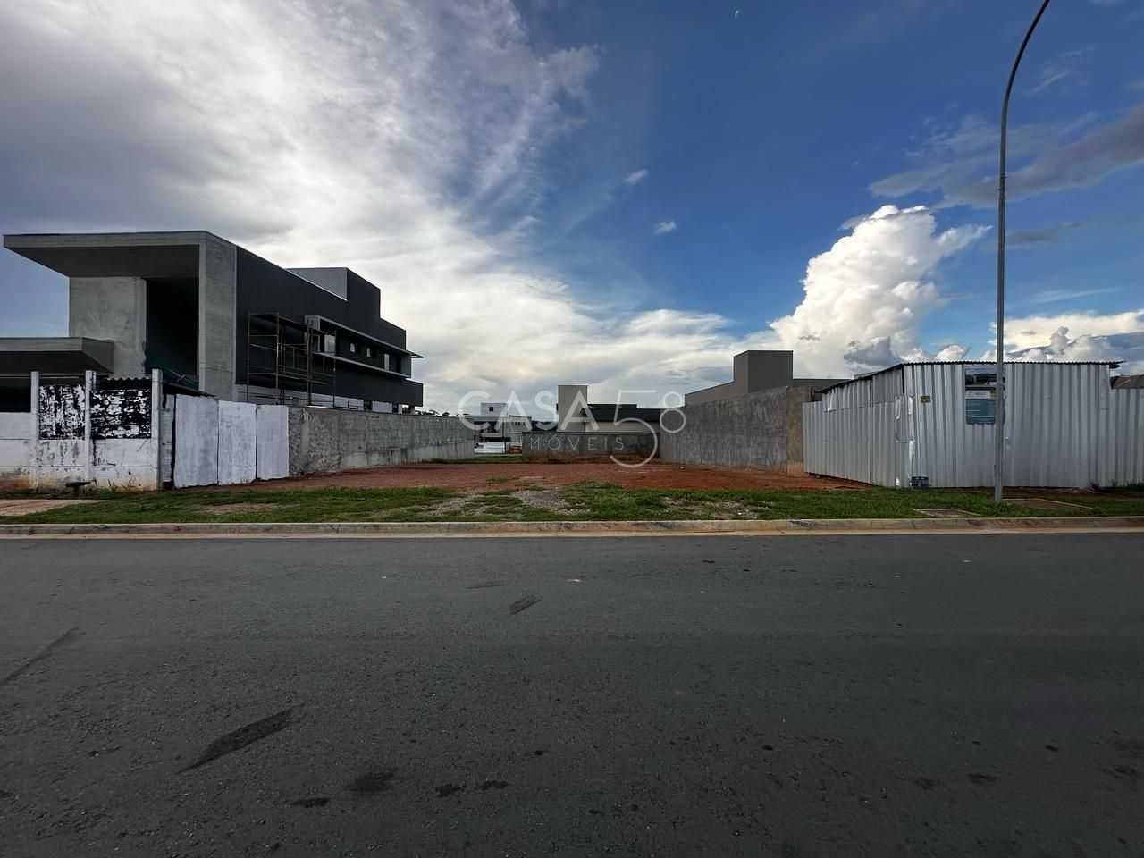 Vendo Lote no Jardins França – Excelente Localização e Pronto para Construir