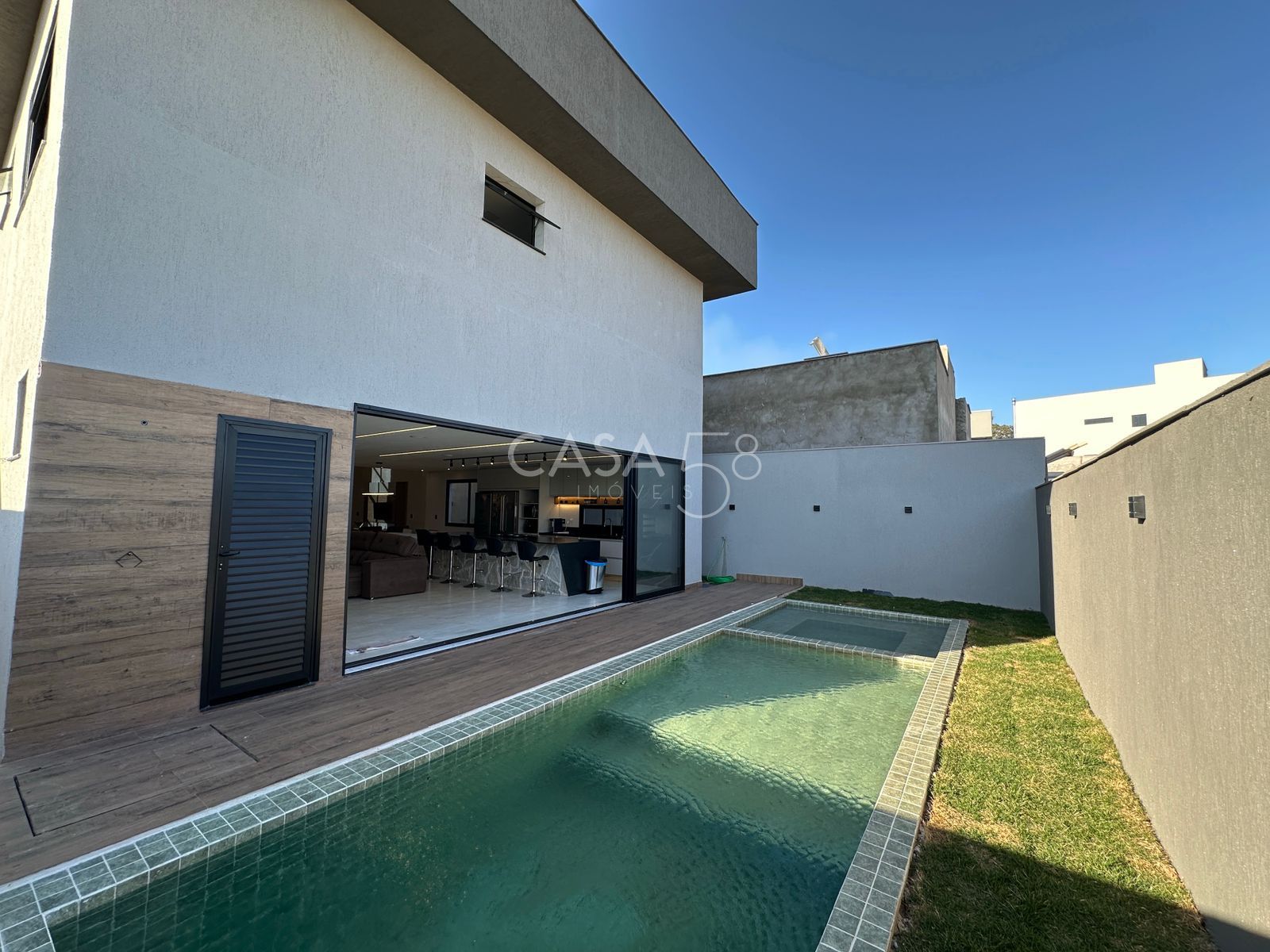 Sobrado de Alto Padrão – 234 m² – Goiânia