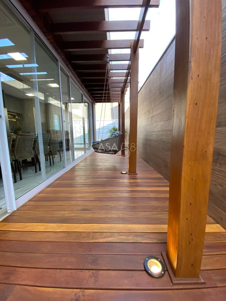 Casa Térrea de Alto Padrão no Jardins Verona – Goiânia/GO | 4 Suítes, Piscina