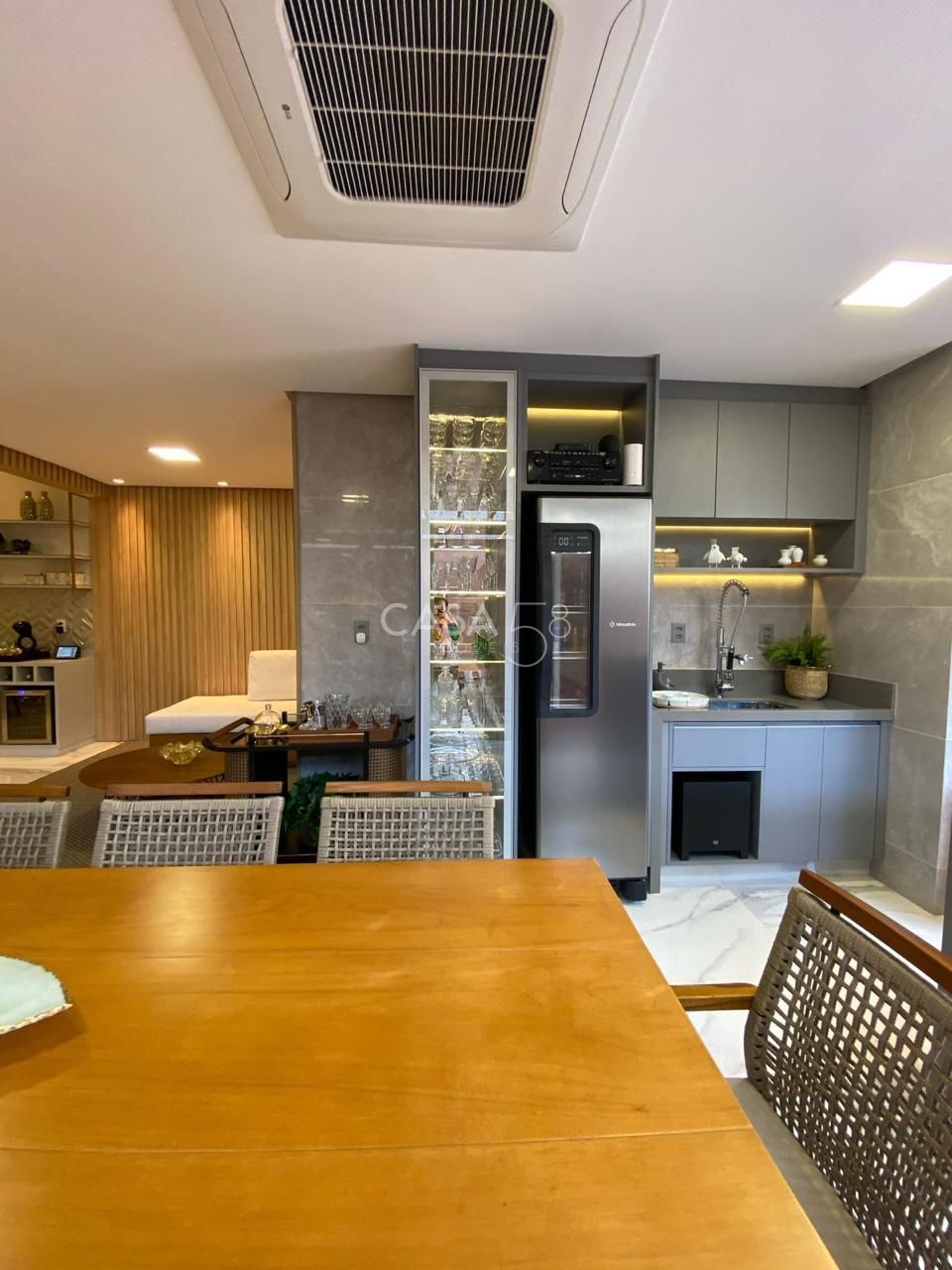 Casa Térrea de Alto Padrão no Jardins Verona – Goiânia/GO | 4 Suítes, Piscina