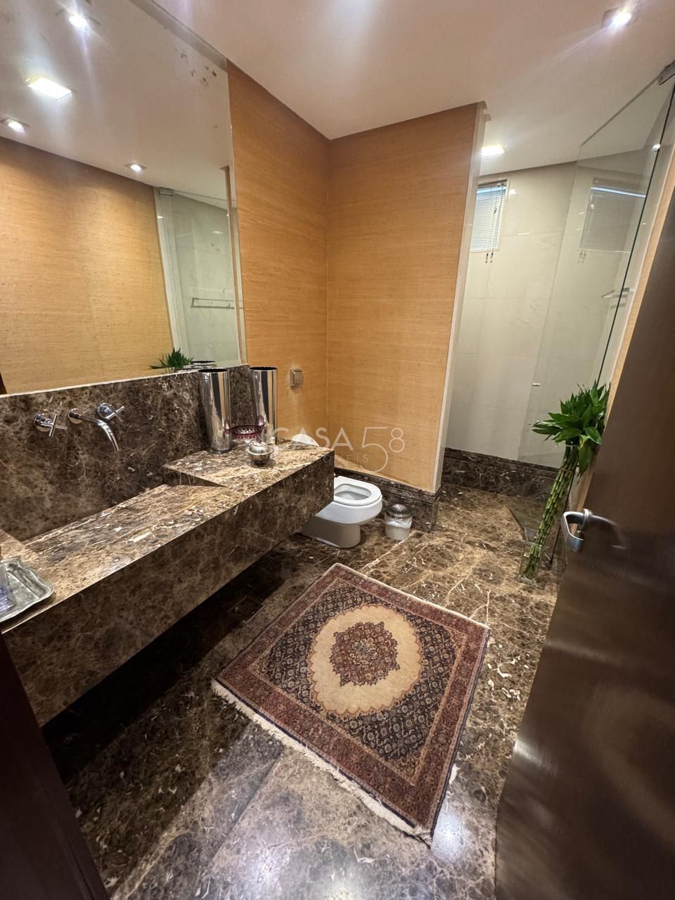 Sobrado de luxo no Alphaville Cruzeiro, 4 suítes, lote 1.800 m², const. 700 m²