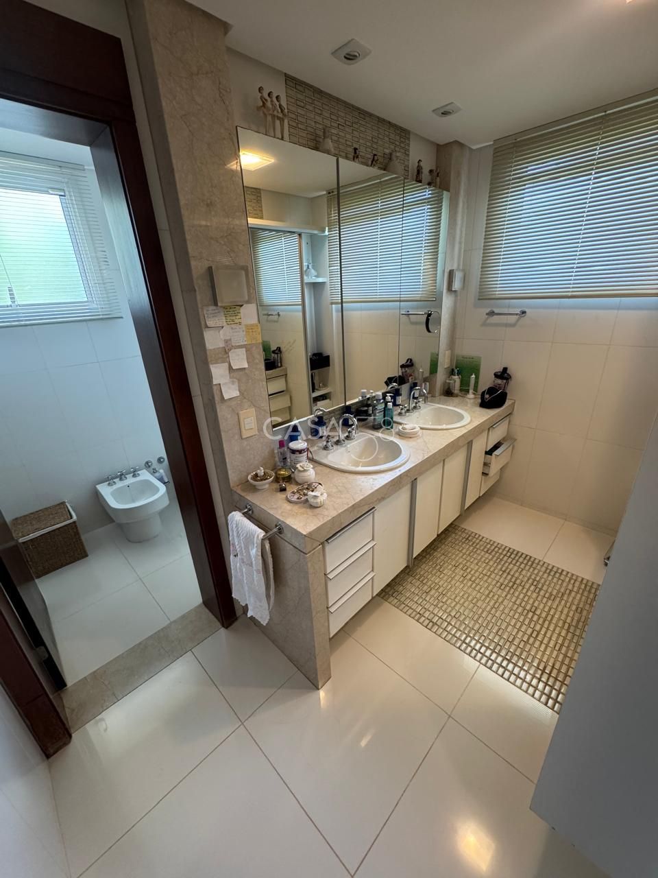 Sobrado de luxo no Alphaville Cruzeiro, 4 suítes, lote 1.800 m², const. 700 m²