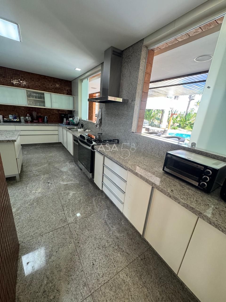 Sobrado de luxo no Alphaville Cruzeiro, 4 suítes, lote 1.800 m², const. 700 m²