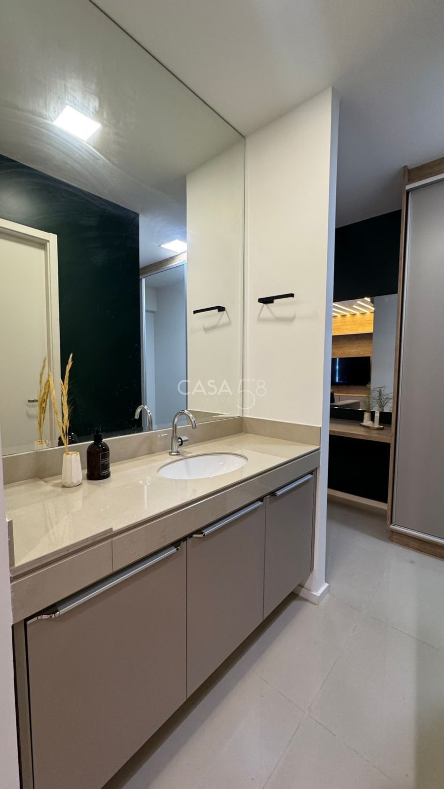 Flat à Venda no Metropolitan Sidney – Jardim Goiás | Mobiliado e Decorado