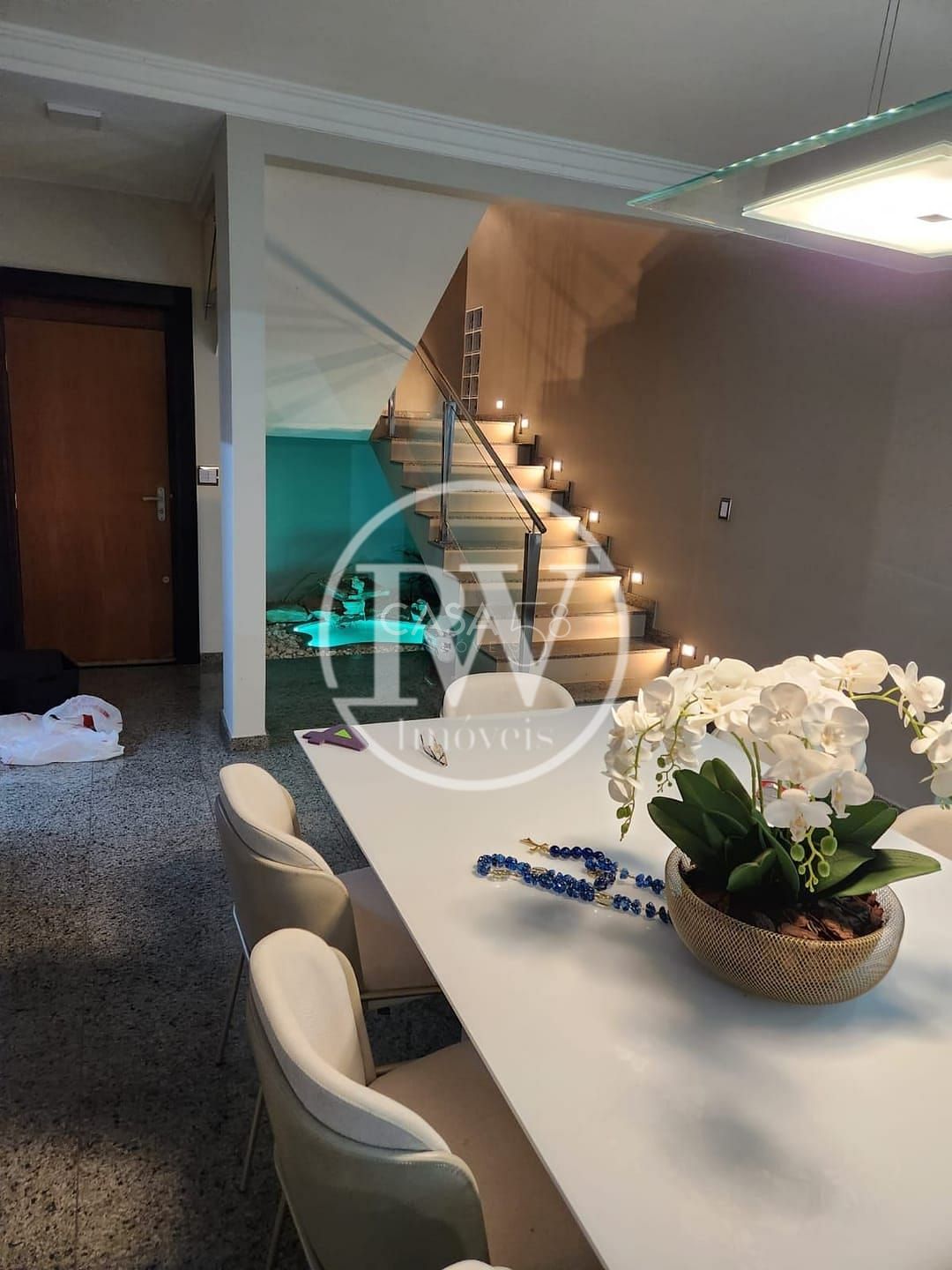 Sobrado à Venda no Setor Sul – 6 Suítes – 550m² – Luxo e Conforto em Goiânia