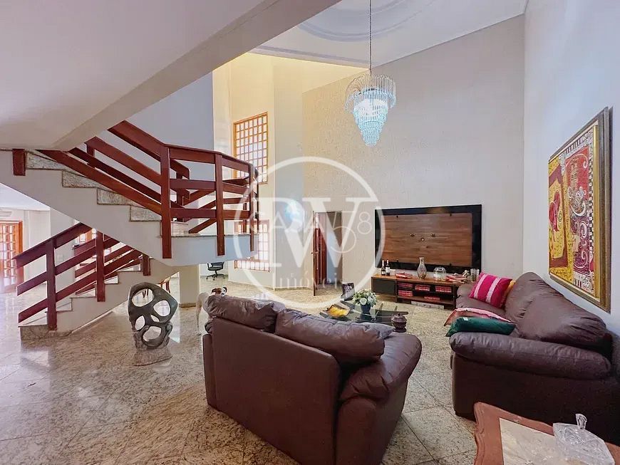 Sobrado de Alto Padrão à Venda – 470m² – 5 Quartos – Setor Marista – Goiânia