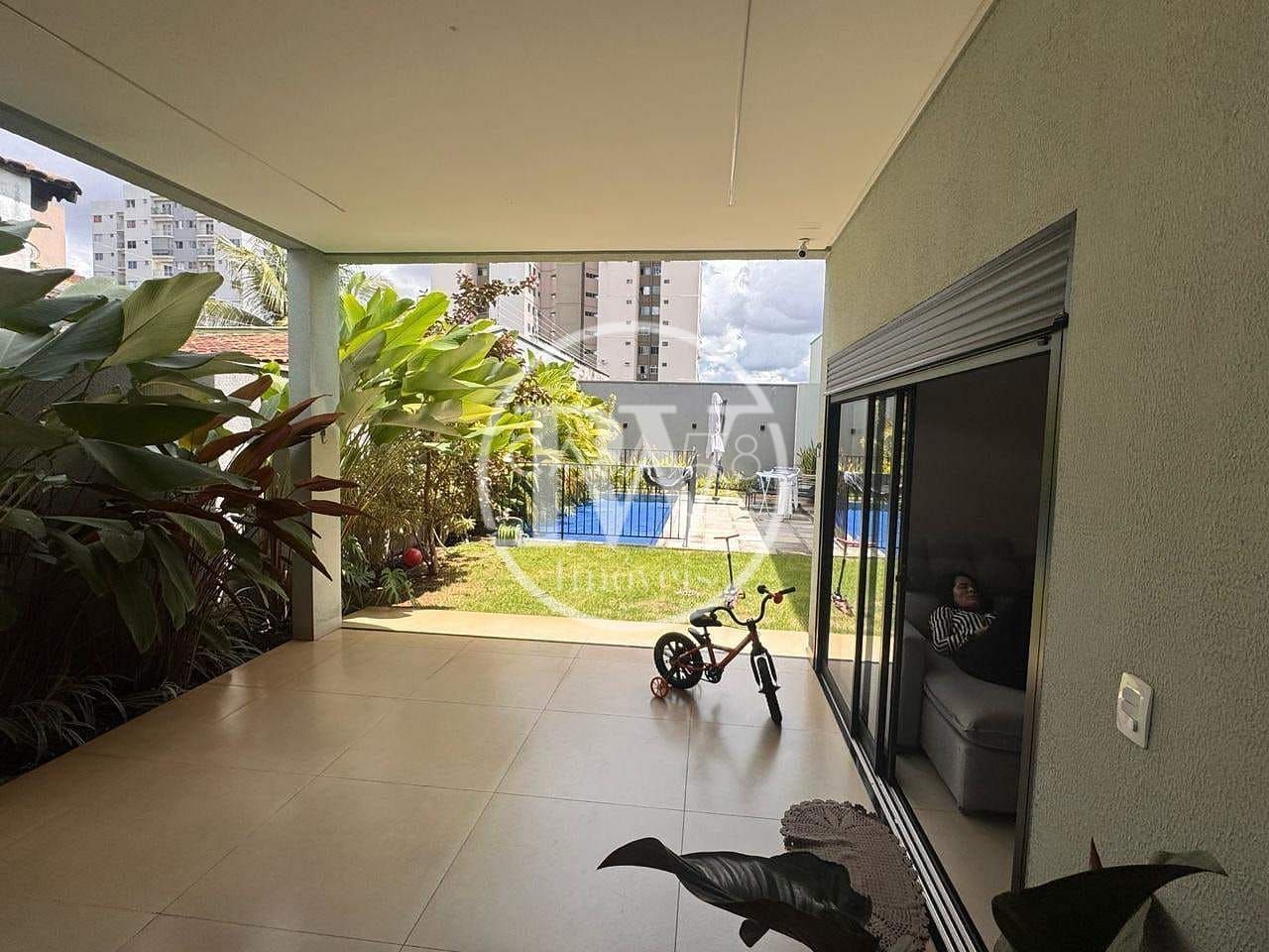 Casa Térrea de Alto Padrão à Venda no Jardim América, 5 Suítes 505m² de Terreno