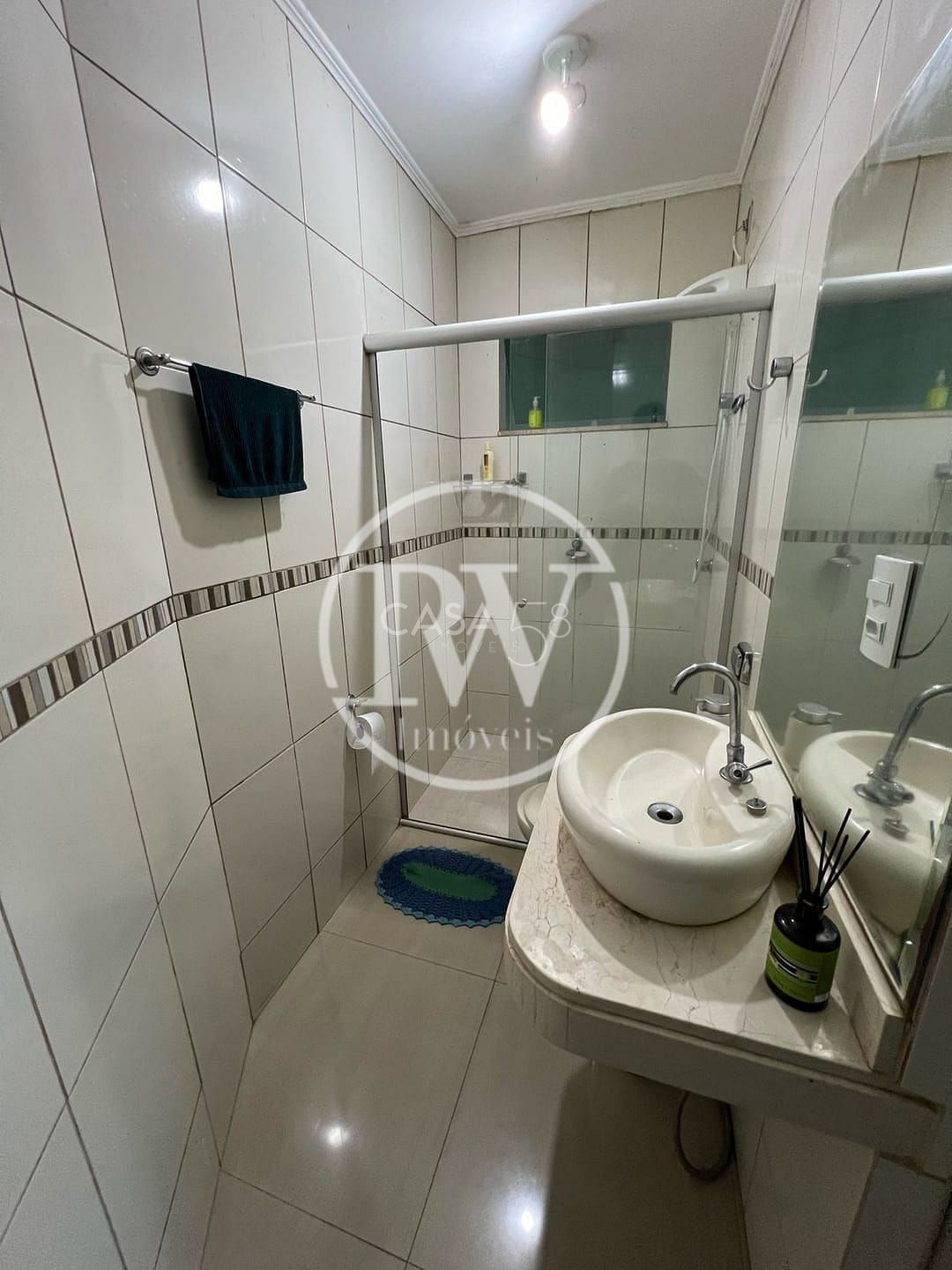 Casa à Venda no Jardim Planalto em Goiânia – 3 Quartos, Piscinas, Energia Solar