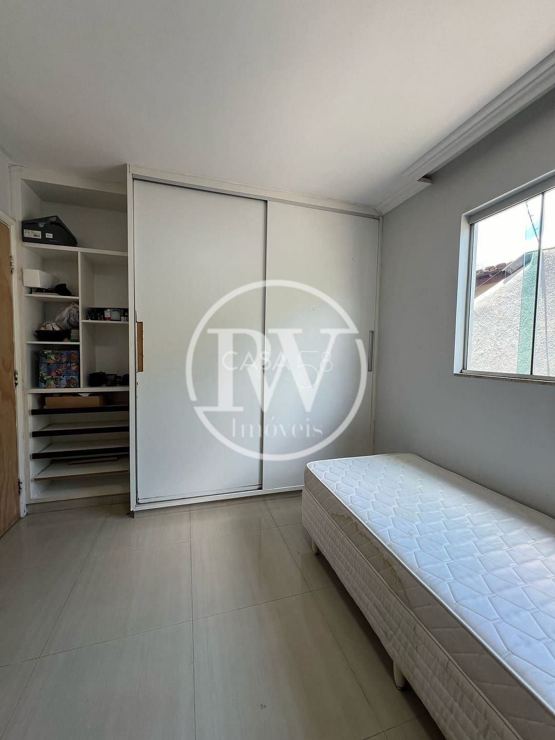 Casa à Venda no Jardim Planalto em Goiânia – 3 Quartos, Piscinas, Energia Solar