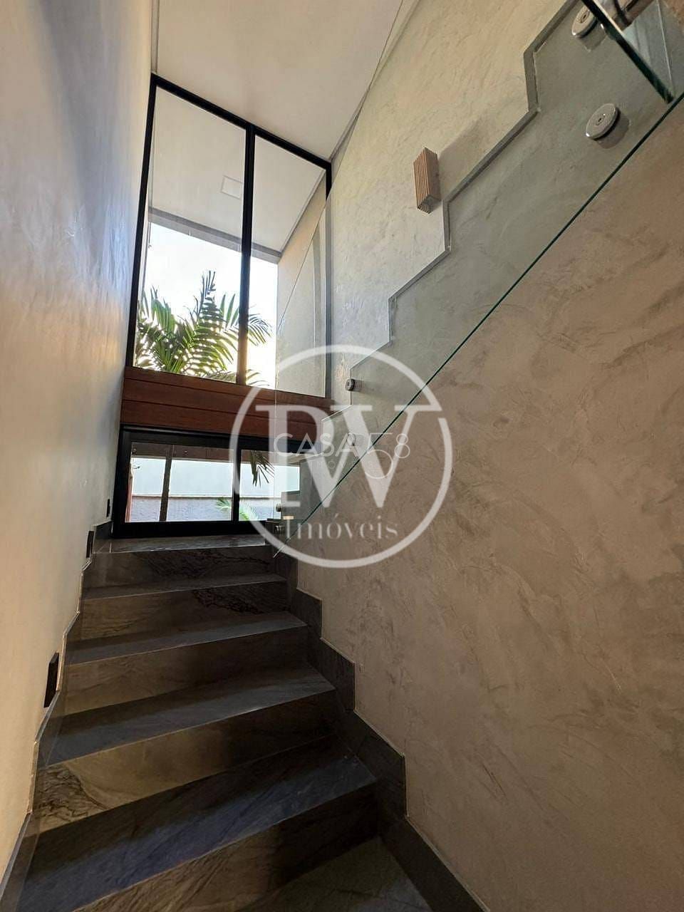 Sobrado de Alto Padrão no Jardins Itália – 460 m² construído | Lote de 582 m²