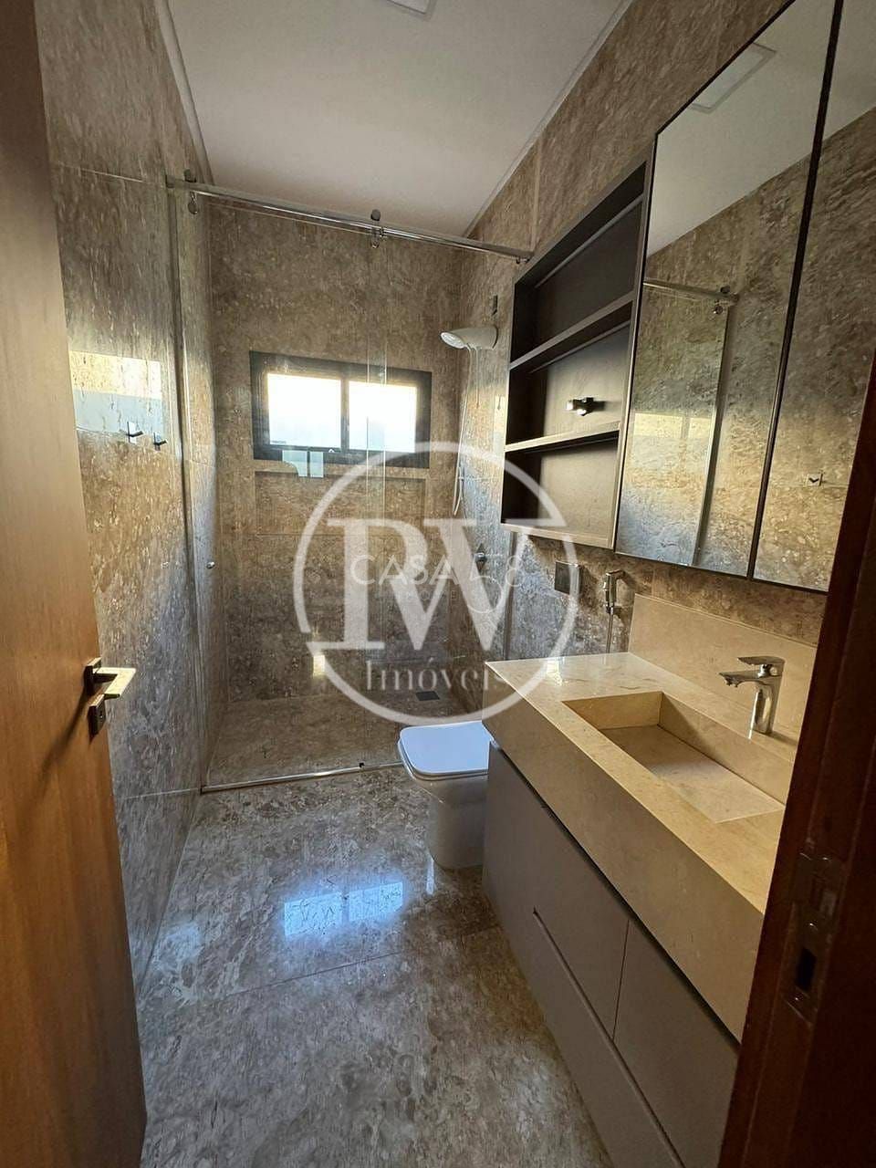 Sobrado de Alto Padrão no Jardins Itália – 460 m² construído | Lote de 582 m²