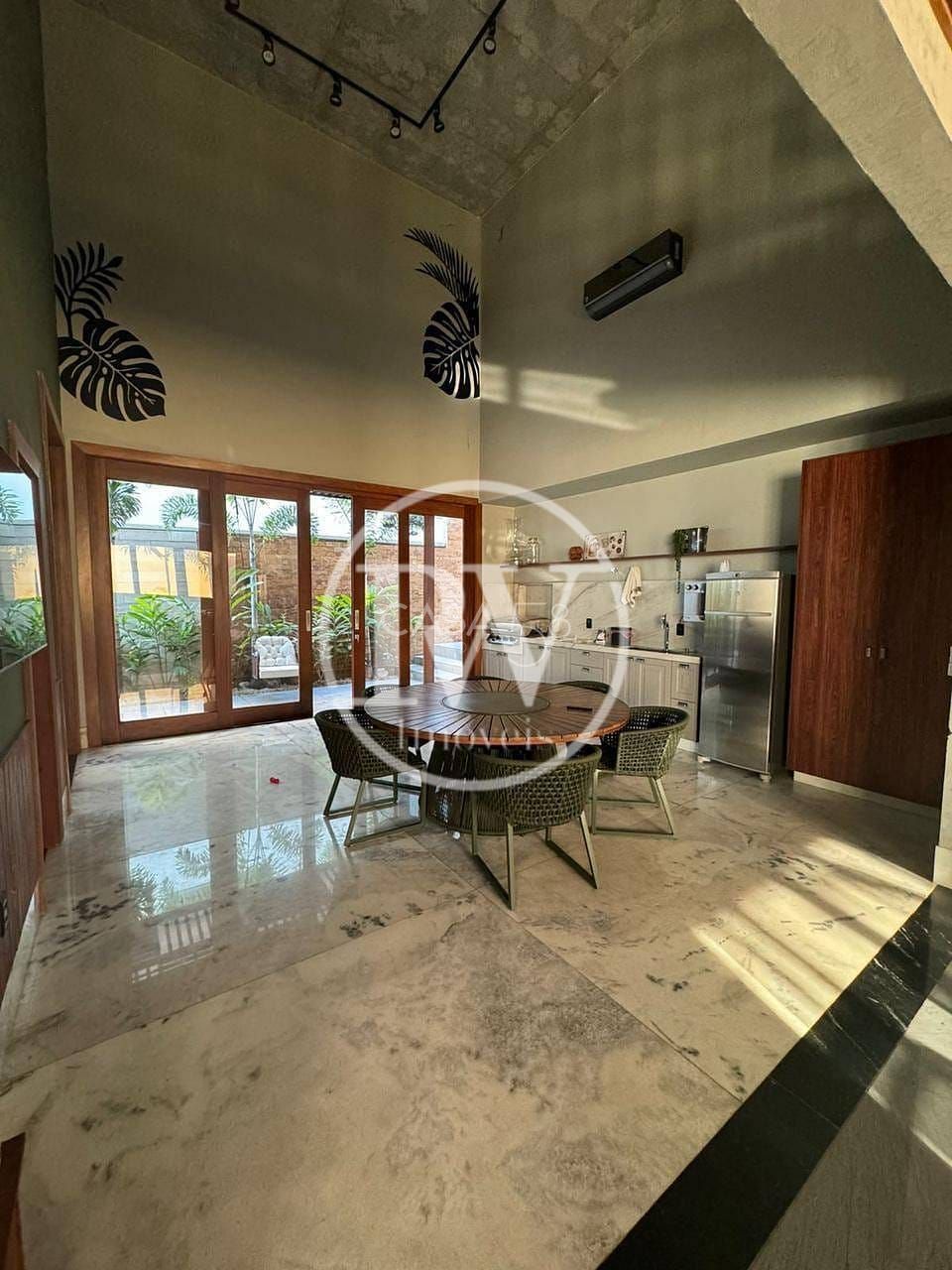 Sobrado de Alto Padrão no Jardins Itália – 460 m² construído | Lote de 582 m²