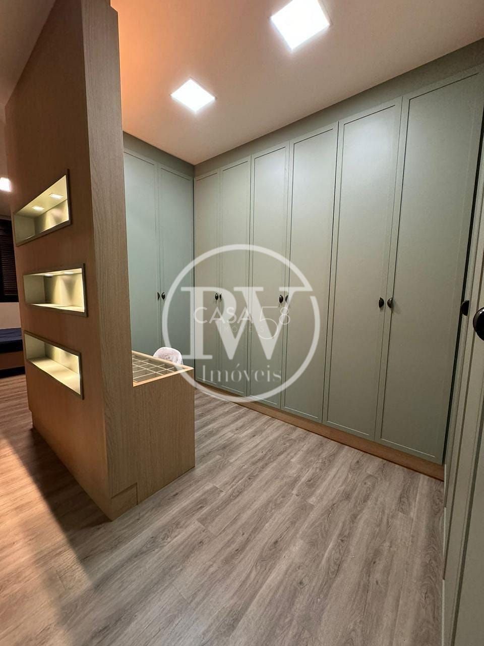 Sobrado de Alto Padrão no Jardins Itália – 460 m² construído | Lote de 582 m²