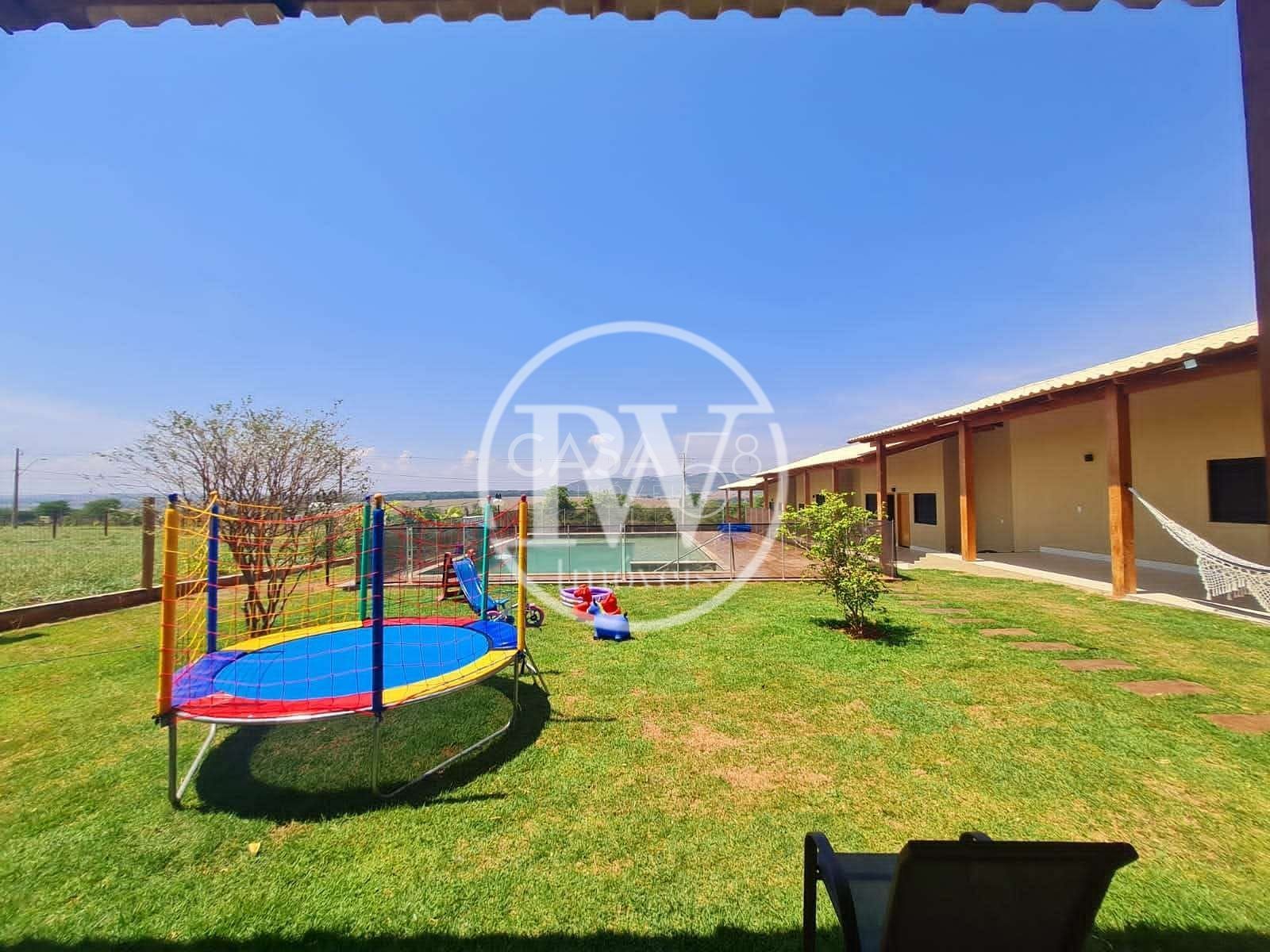 Casa em Condomínio Fechado à Venda – 6 Suítes – 430 m² Construídos – 1.500 m²