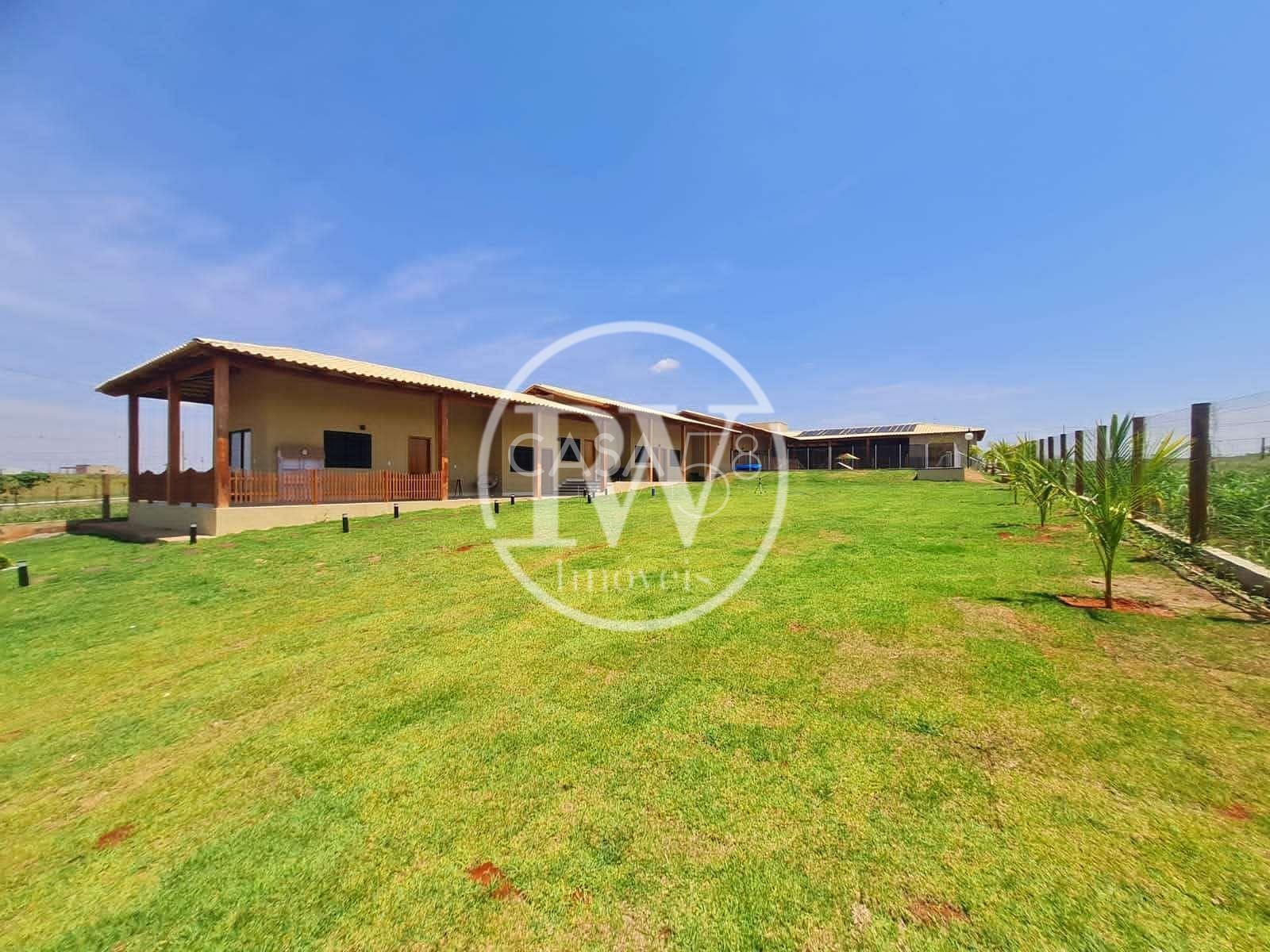 Casa em Condomínio Fechado à Venda – 6 Suítes – 430 m² Construídos – 1.500 m²