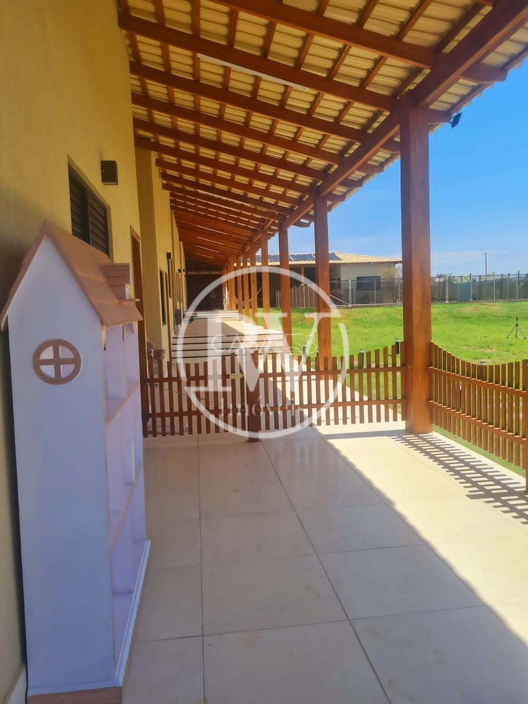 Casa em Condomínio Fechado à Venda – 6 Suítes – 430 m² Construídos – 1.500 m²