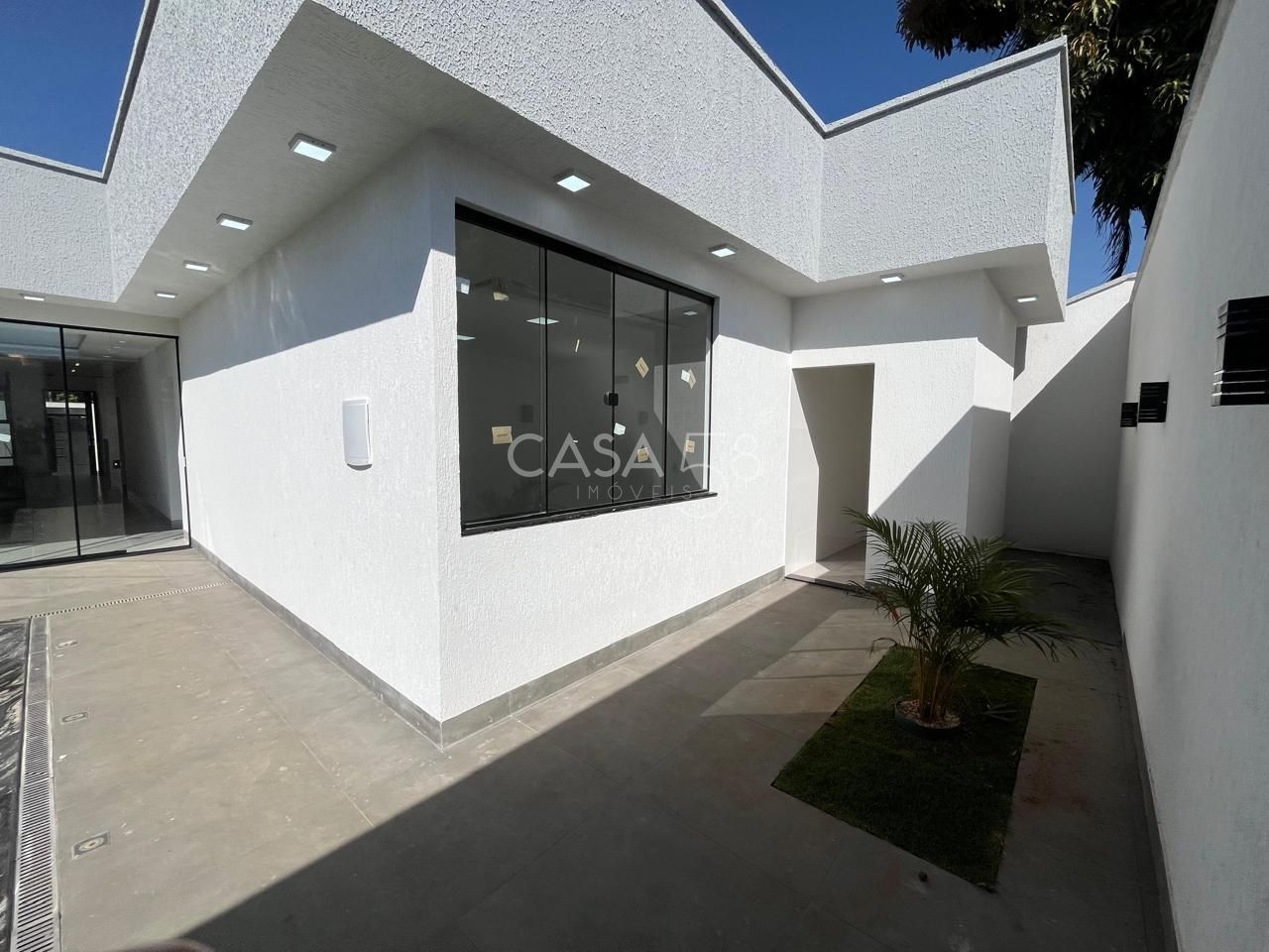 Casa de Alto Padrão – 4 Suítes Plenas