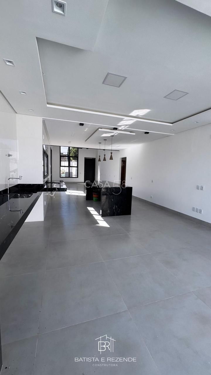 Casa de Alto Padrão – 4 Suítes Plenas